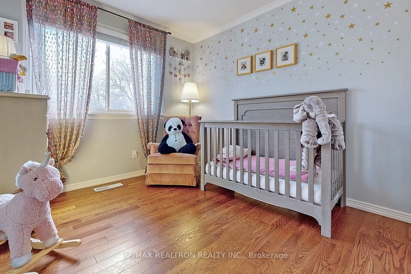 4195 Sutherland Cres Property Photo 16