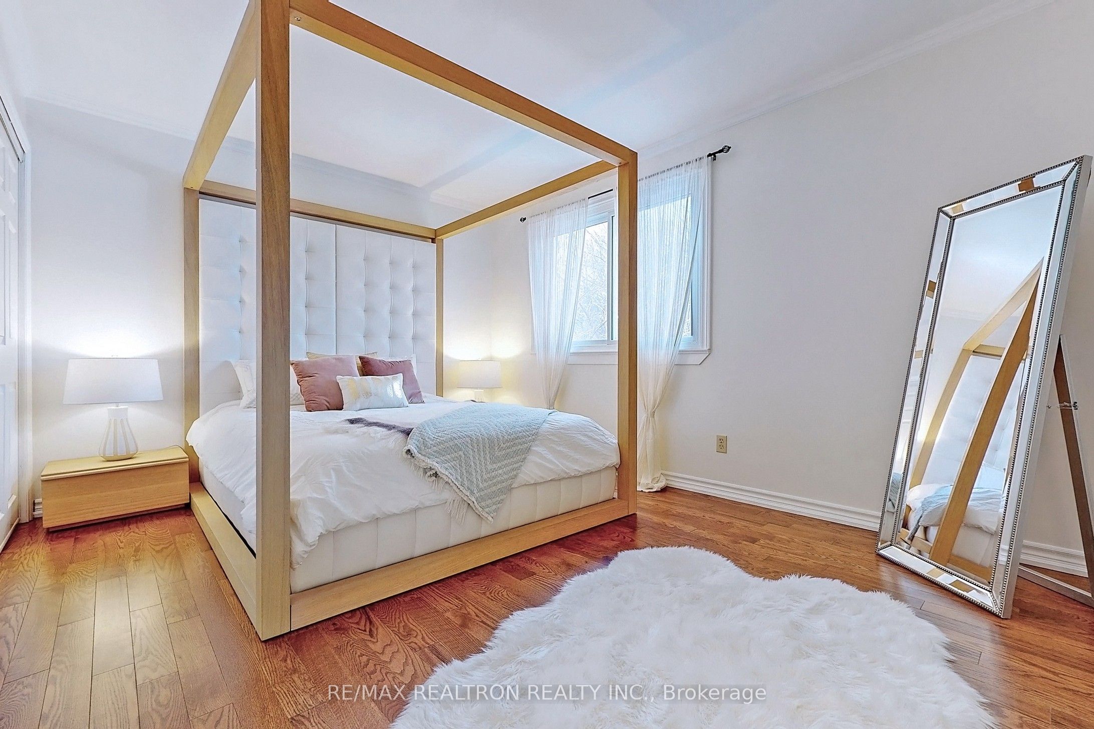 4195 Sutherland Cres Property Photo 20