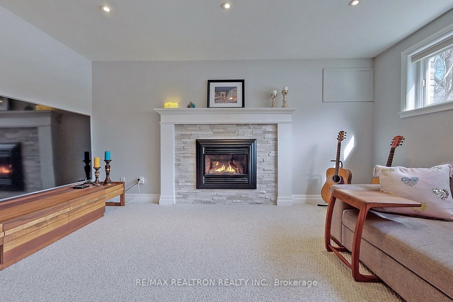 4195 Sutherland Cres Property Photo 23