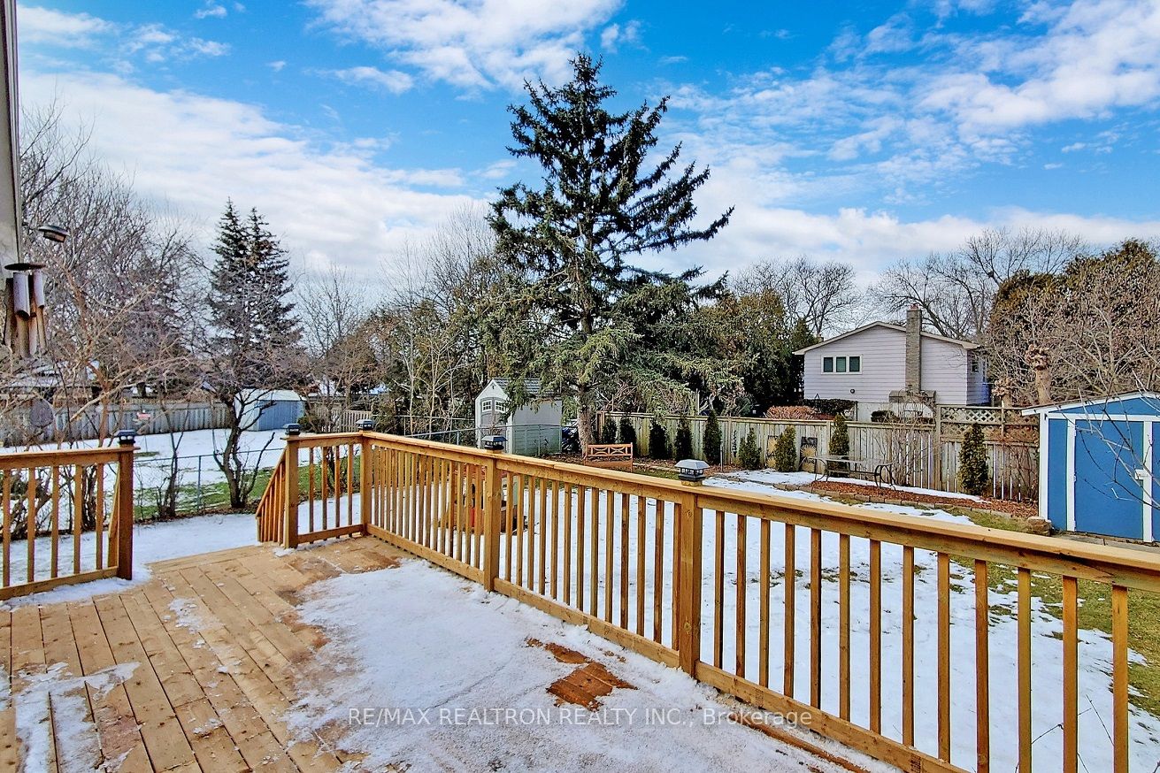 4195 Sutherland Cres Property Photo 27