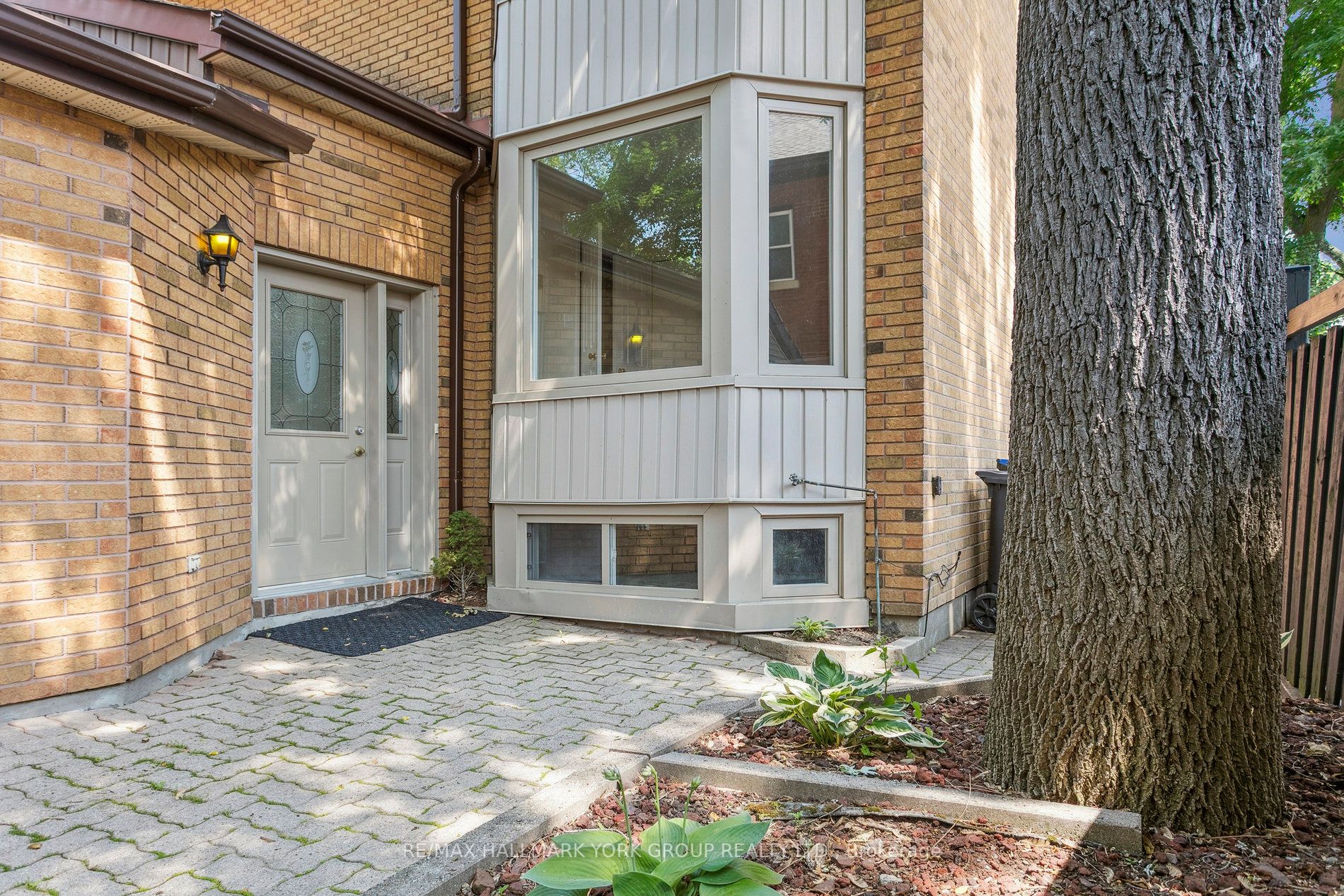 #6 - 51 John Street Property Photo 3