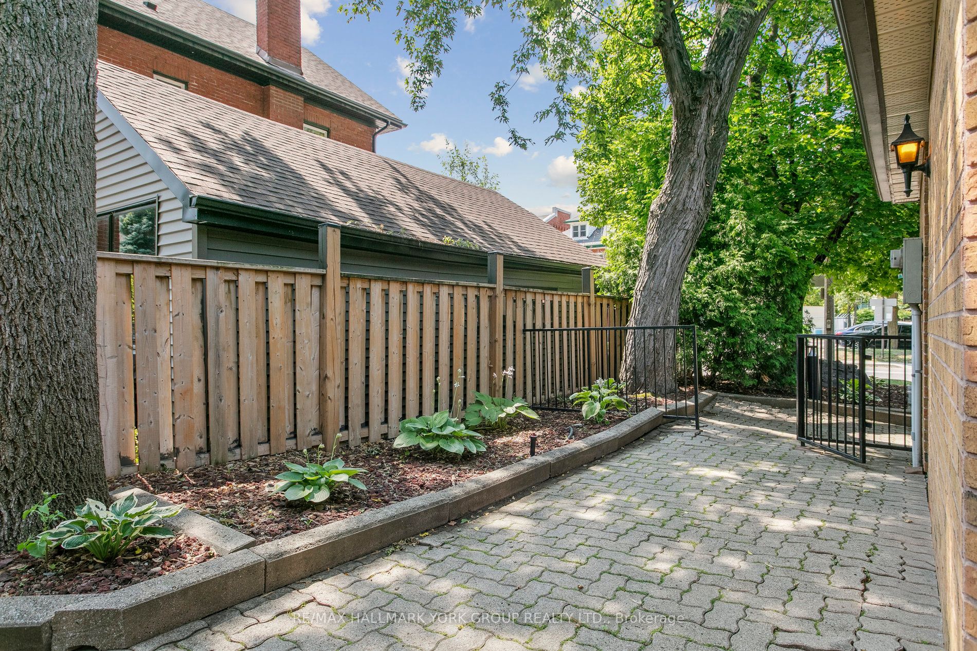 #6 - 51 John Street Property Photo 5