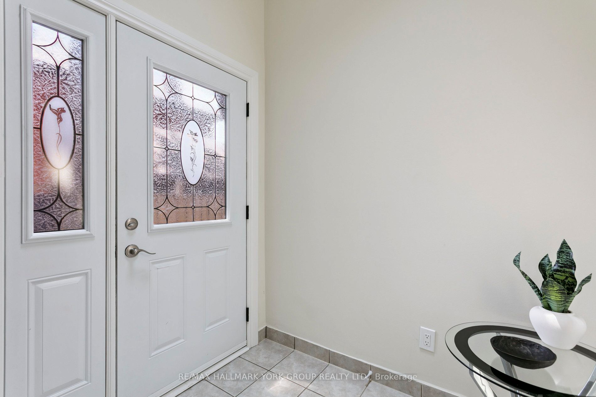#6 - 51 John Street Property Photo 6