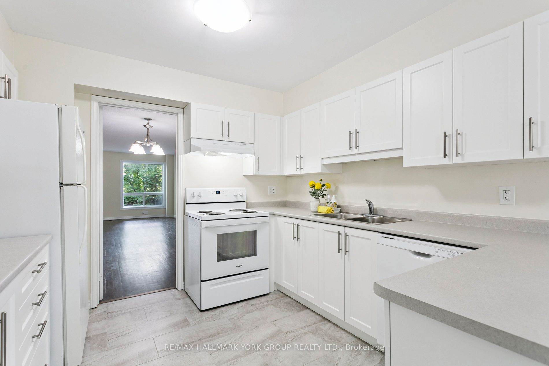 #6 - 51 John Street Property Photo 12