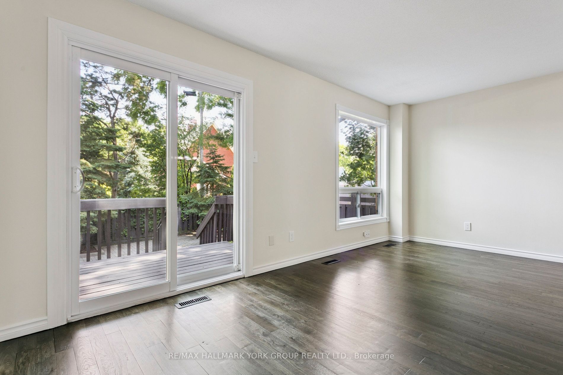 #6 - 51 John Street Property Photo 18