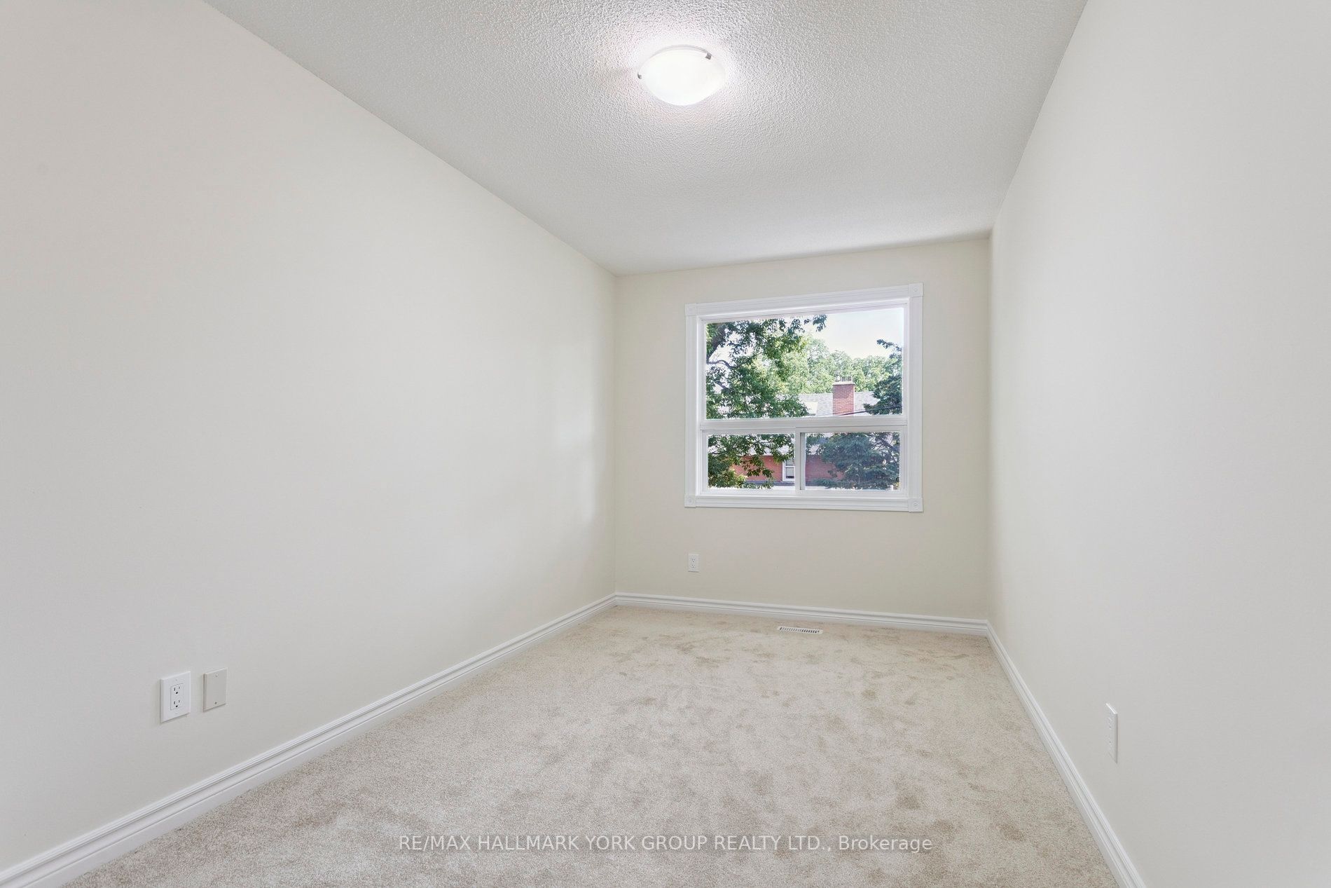 #6 - 51 John Street Property Photo 21