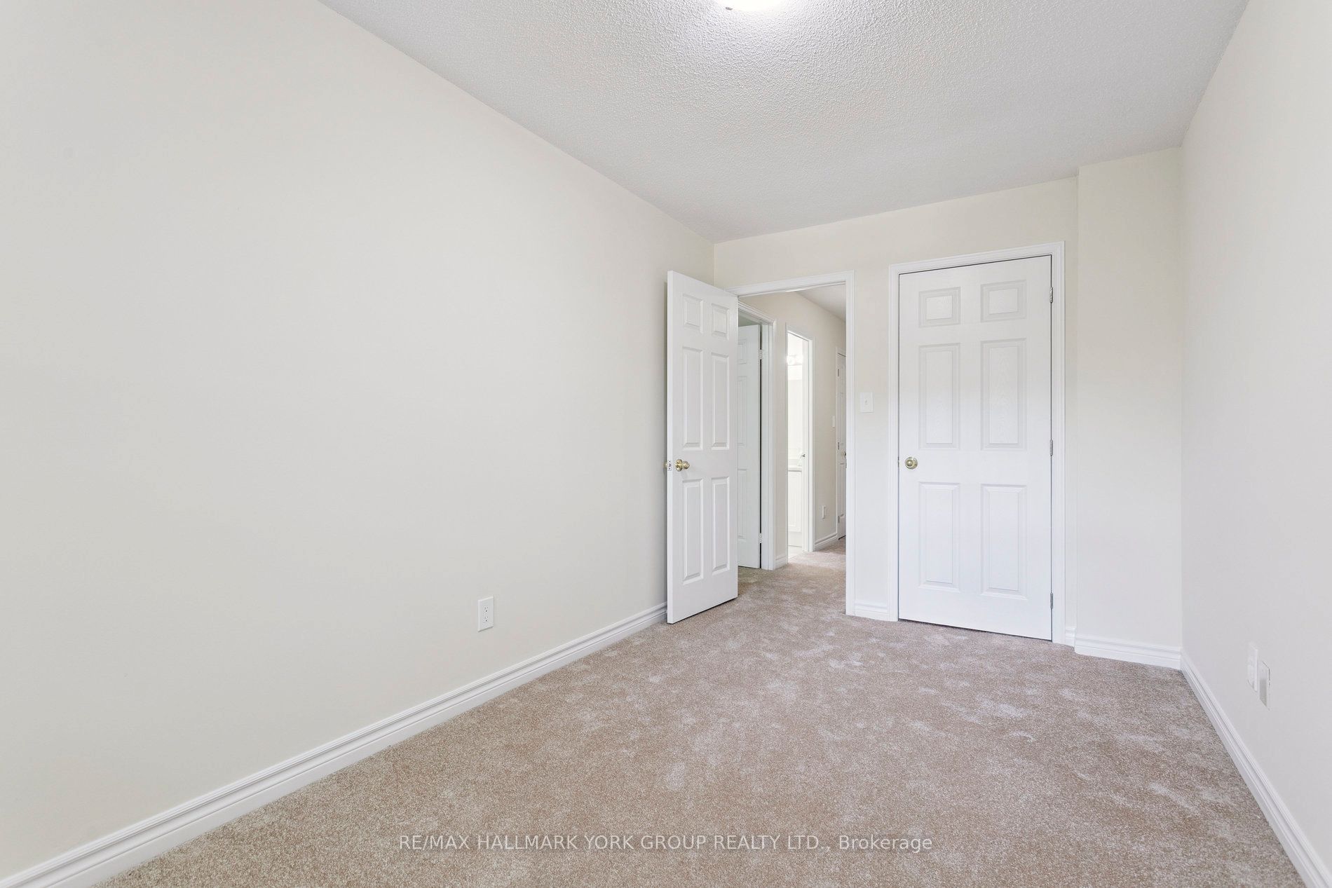 #6 - 51 John Street Property Photo 23