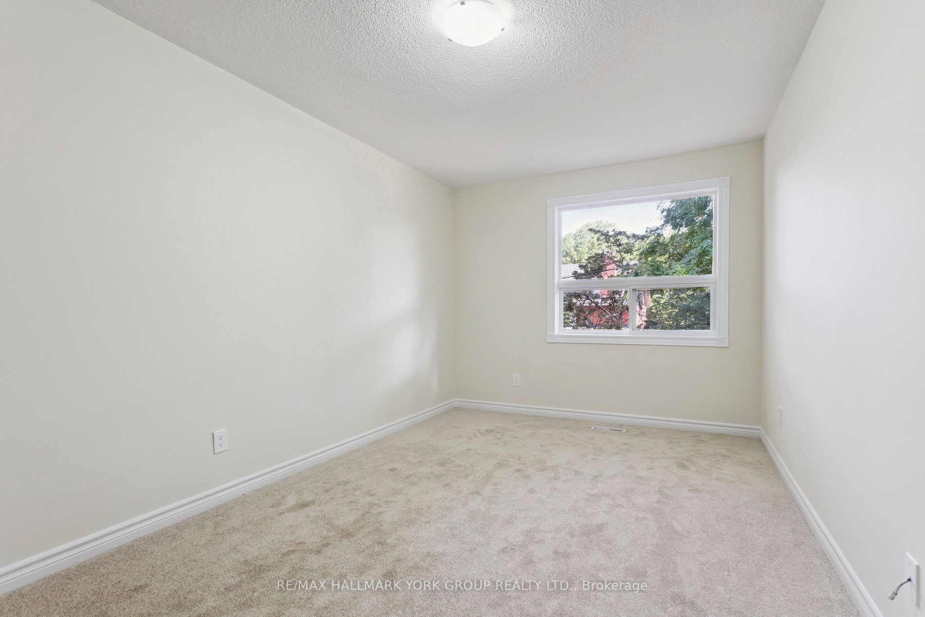 #6 - 51 John Street Property Photo 25