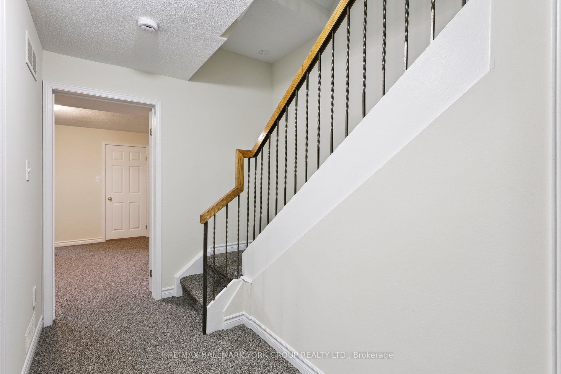 #6 - 51 John Street Property Photo 34