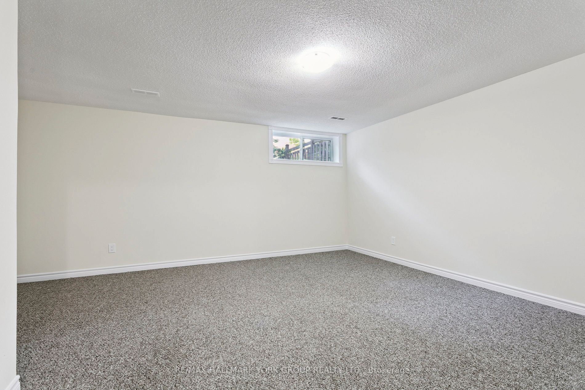 #6 - 51 John Street Property Photo 37