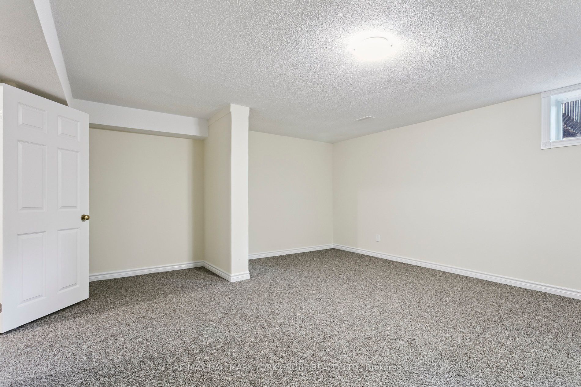 #6 - 51 John Street Property Photo 38