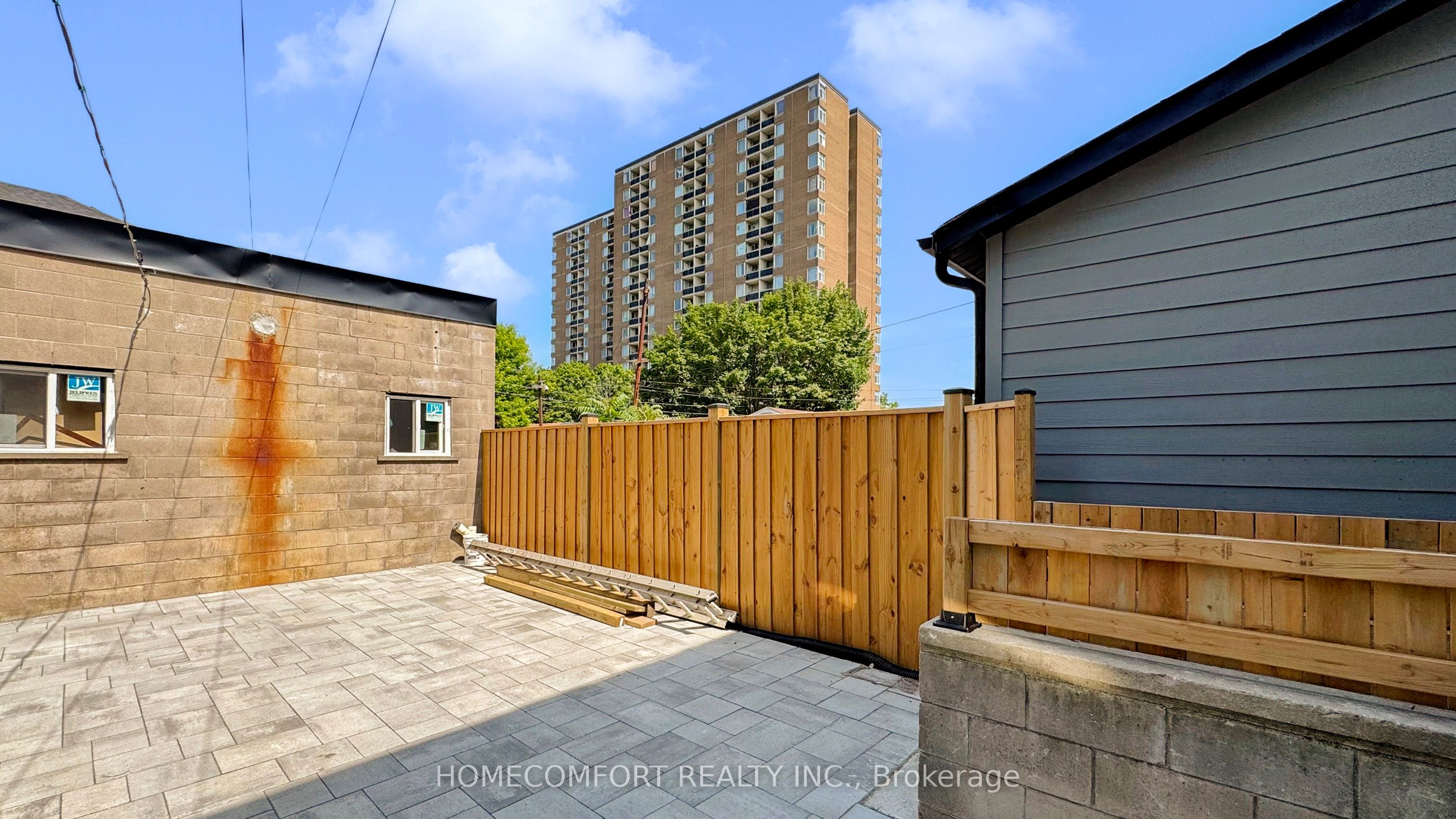 #upper - 217 Osler Street Property Photo 16
