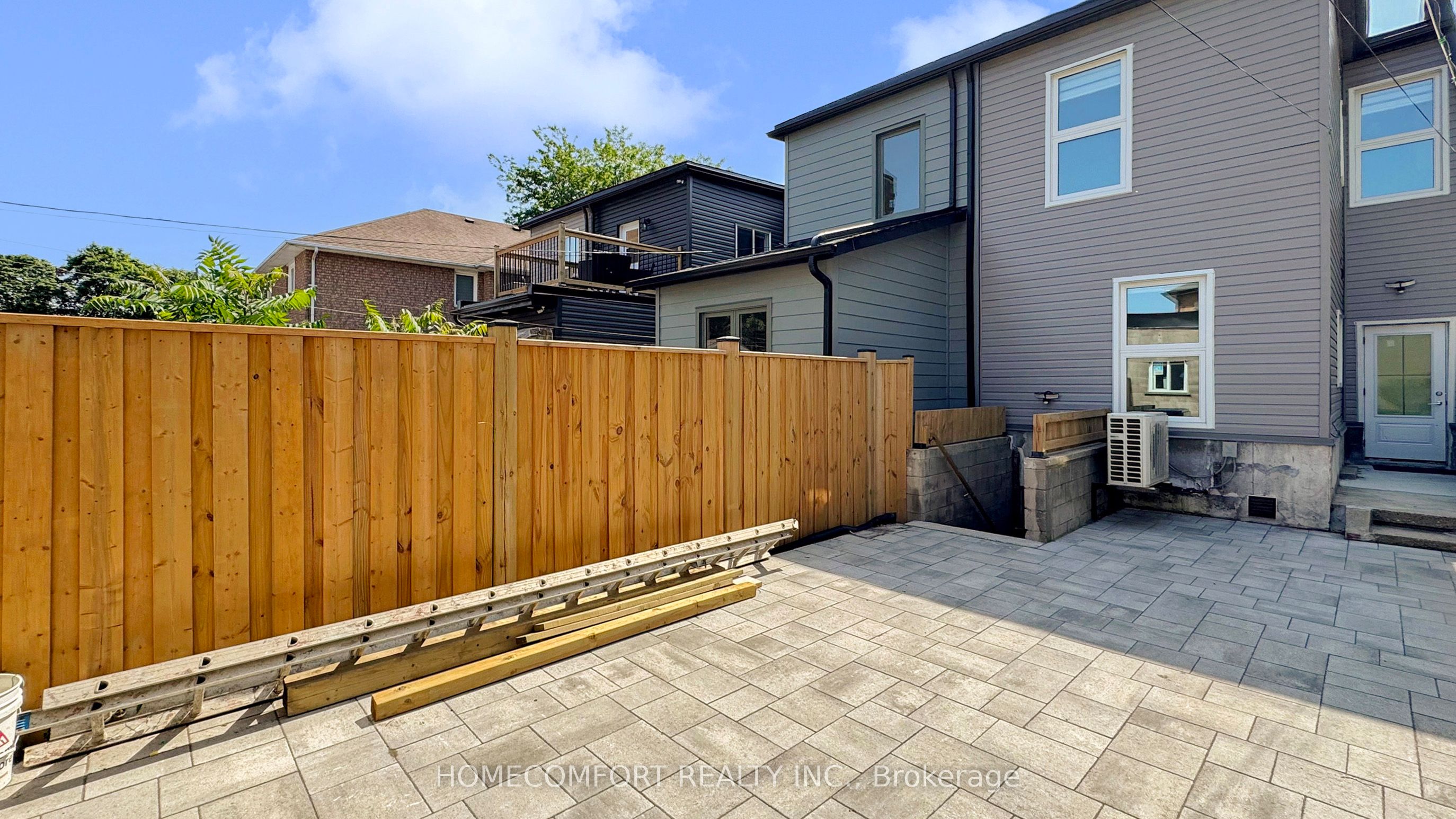 #upper - 217 Osler Street Property Photo 17