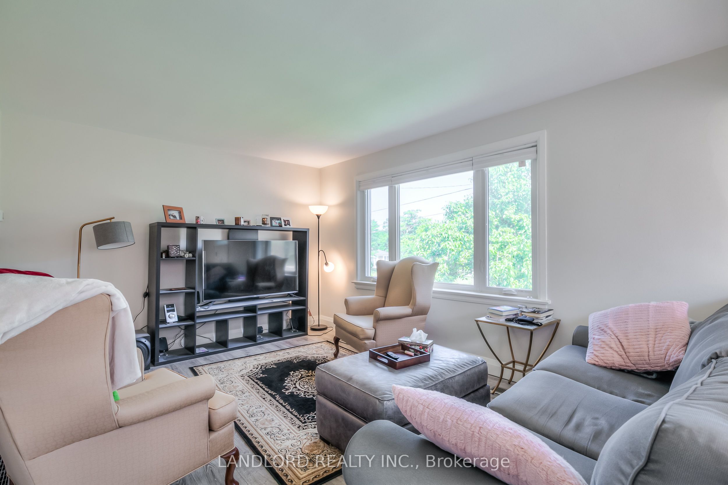 #upper - 203 Calvington Drive Property Photo 3