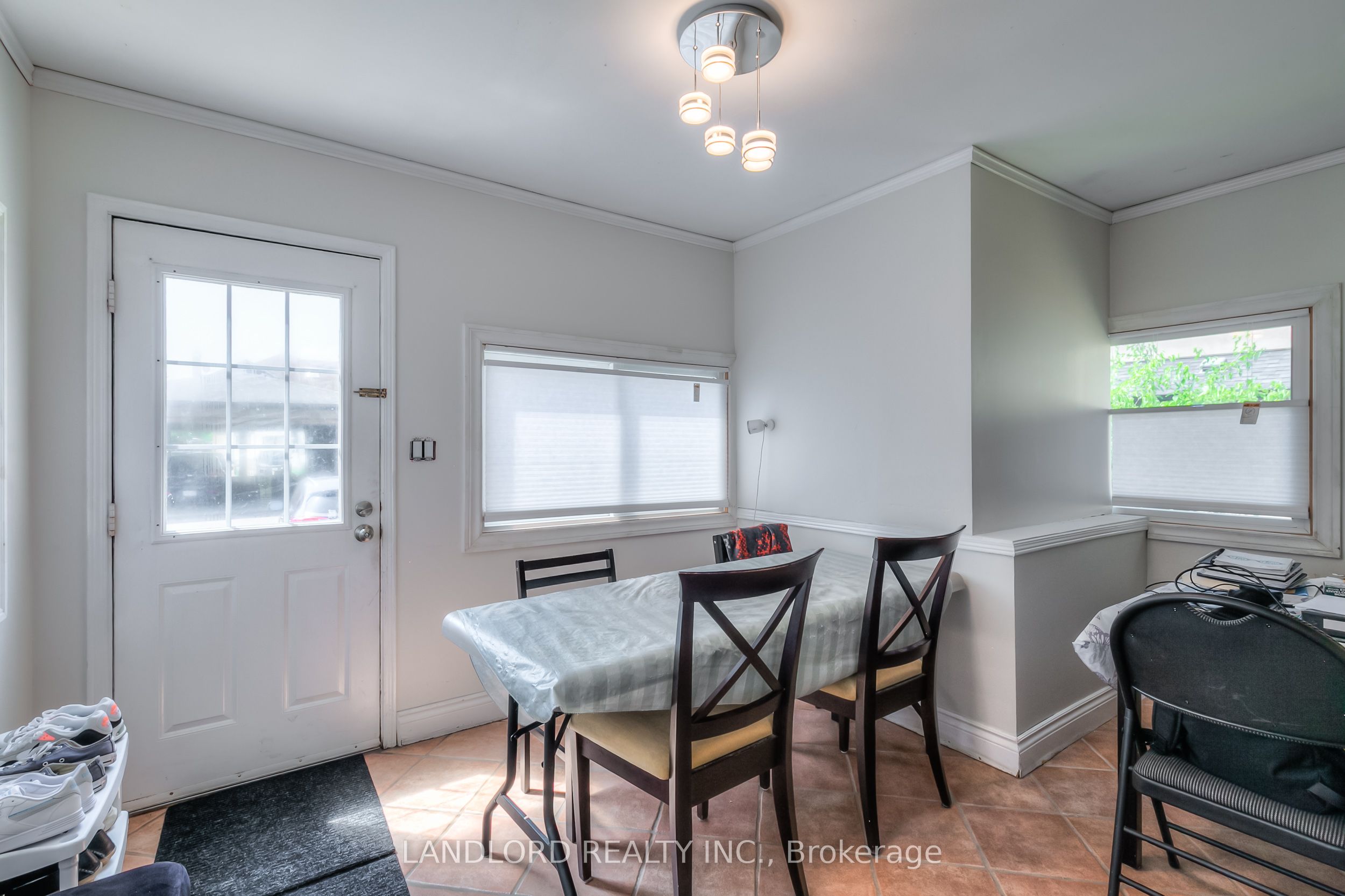 #upper - 203 Calvington Drive Property Photo 7