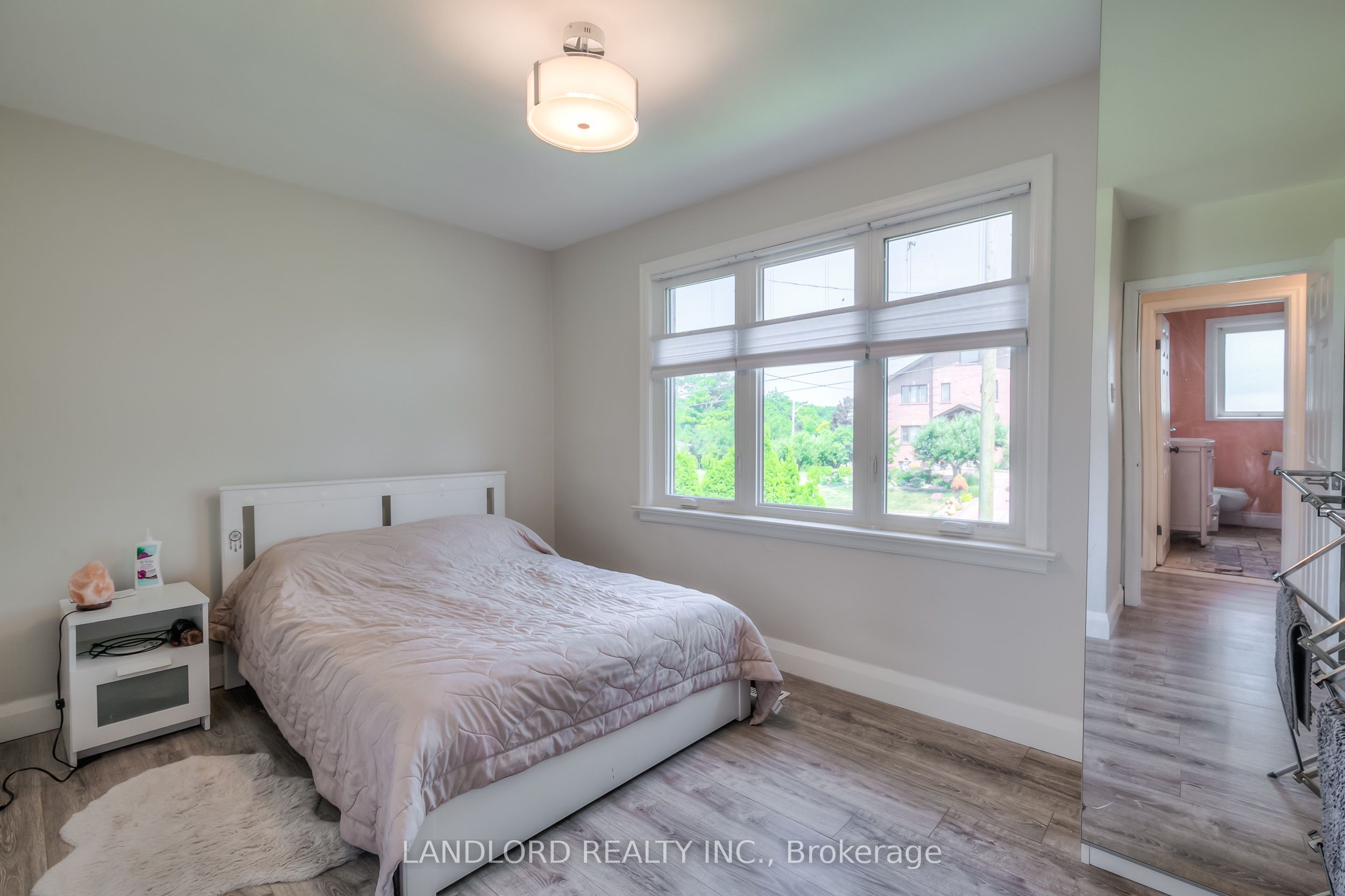 #upper - 203 Calvington Drive Property Photo 9