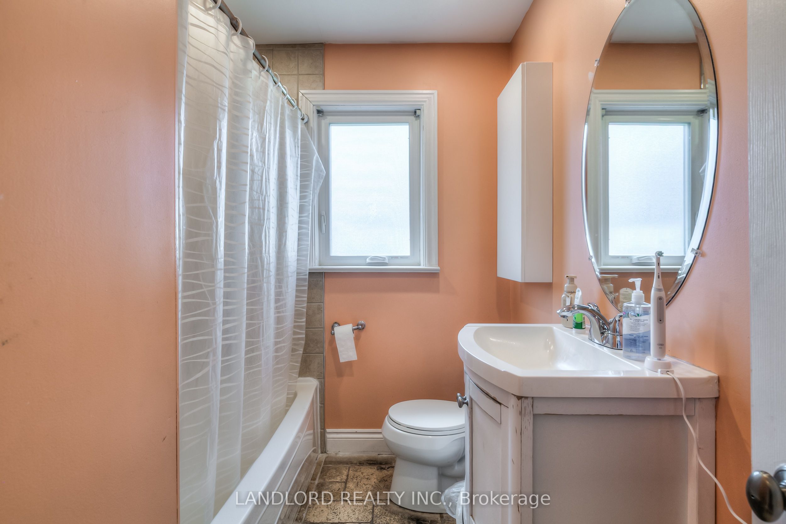 #upper - 203 Calvington Drive Property Photo 10