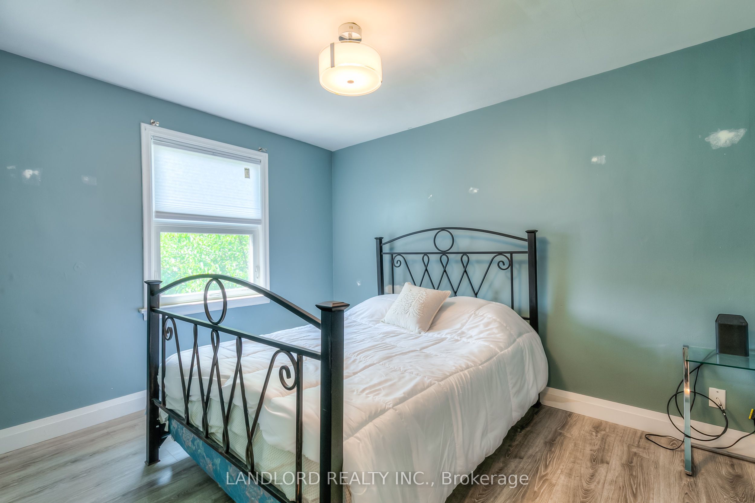 #upper - 203 Calvington Drive Property Photo 11