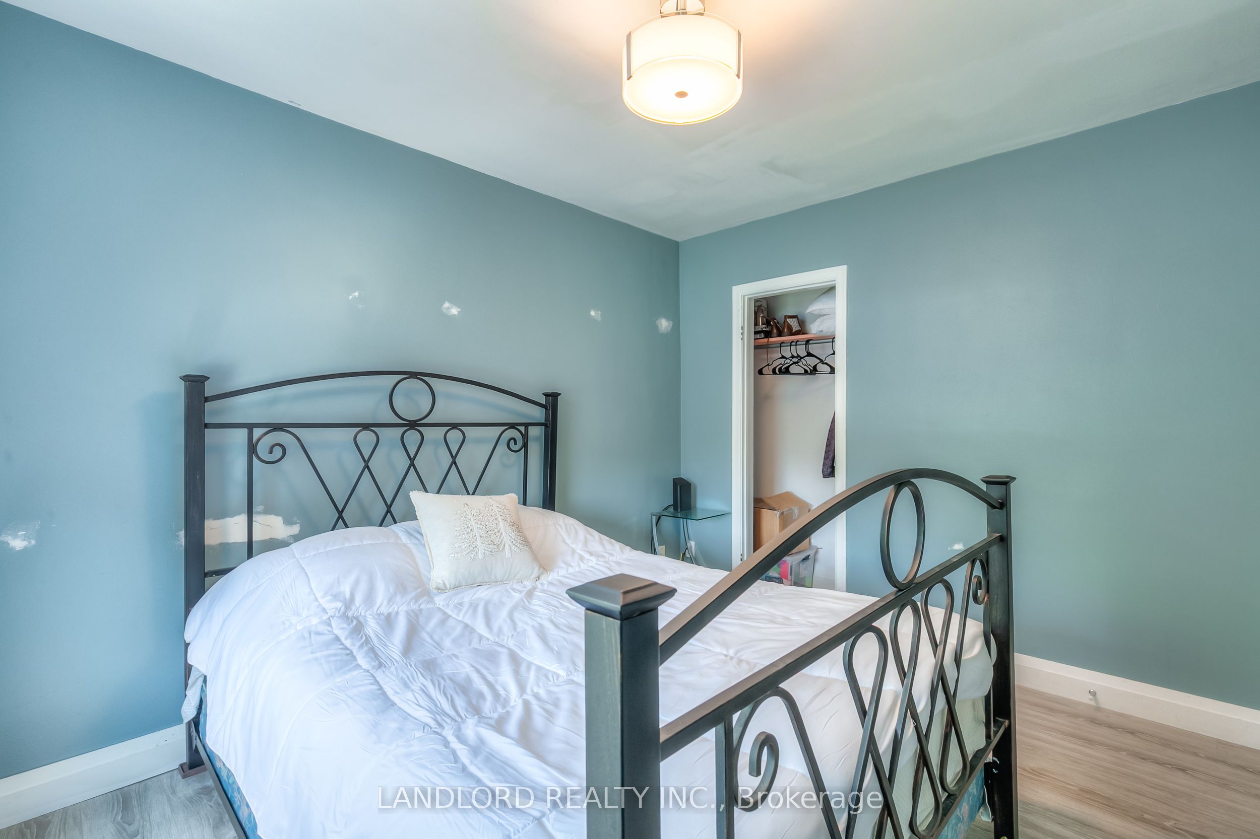 #upper - 203 Calvington Drive Property Photo 12
