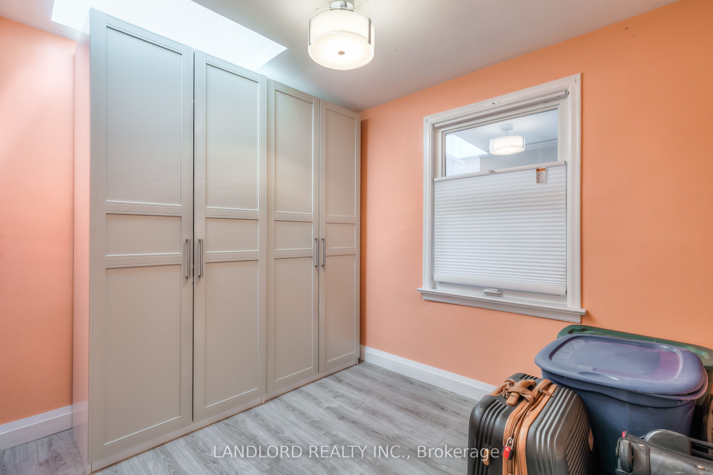 #upper - 203 Calvington Drive Property Photo 13