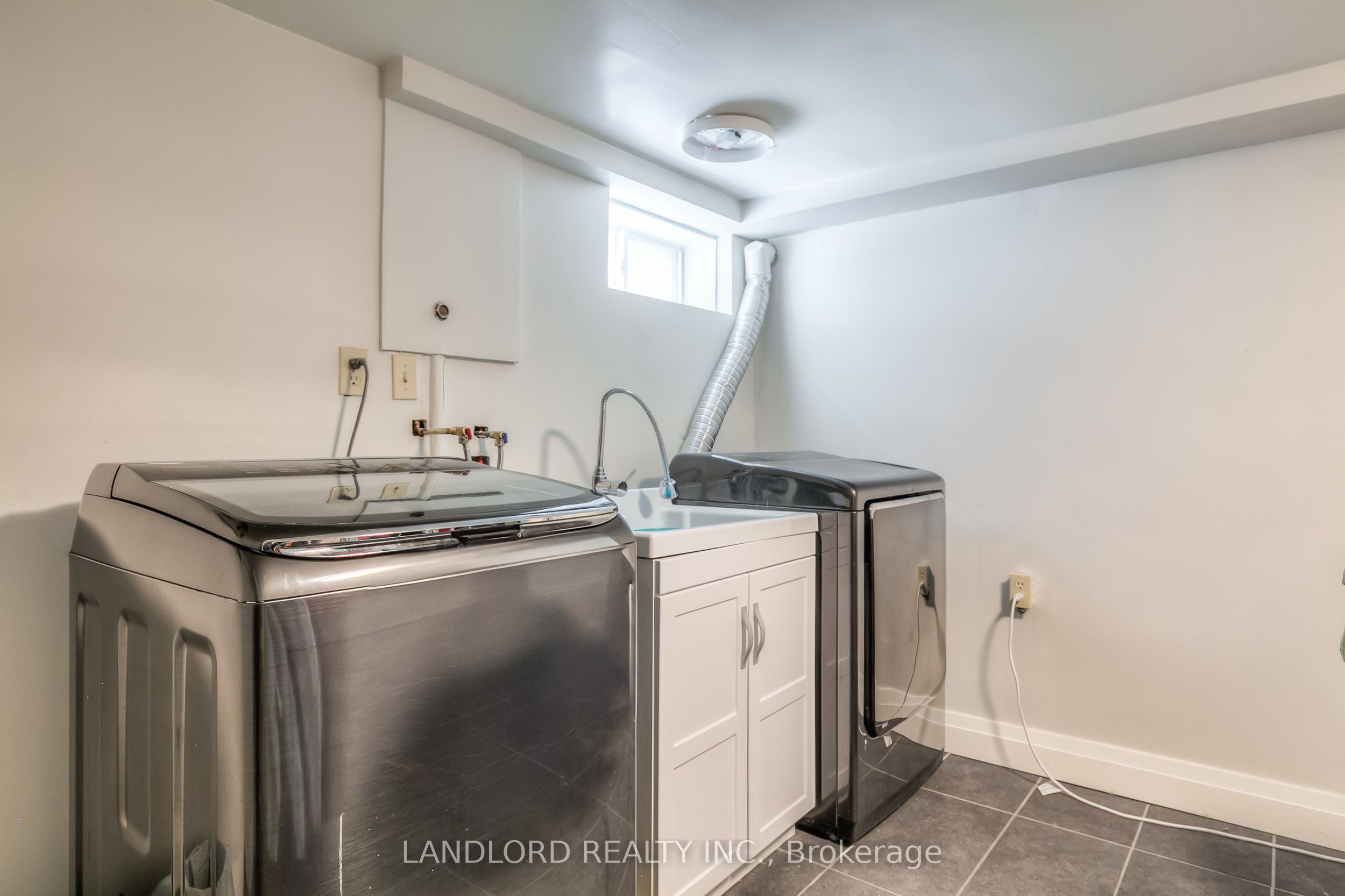#upper - 203 Calvington Drive Property Photo 14