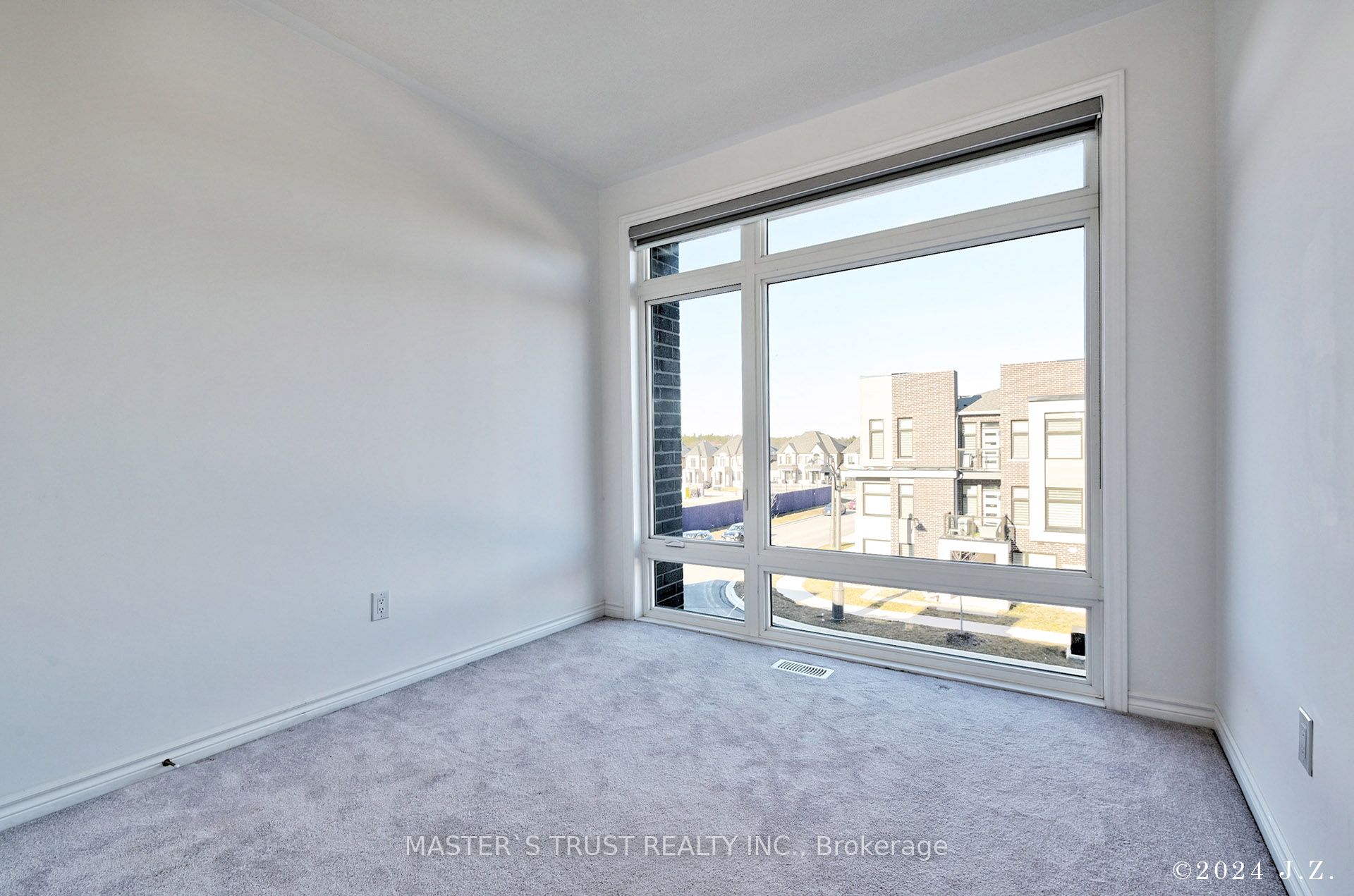 2501 Littlefield Cres Property Photo 20