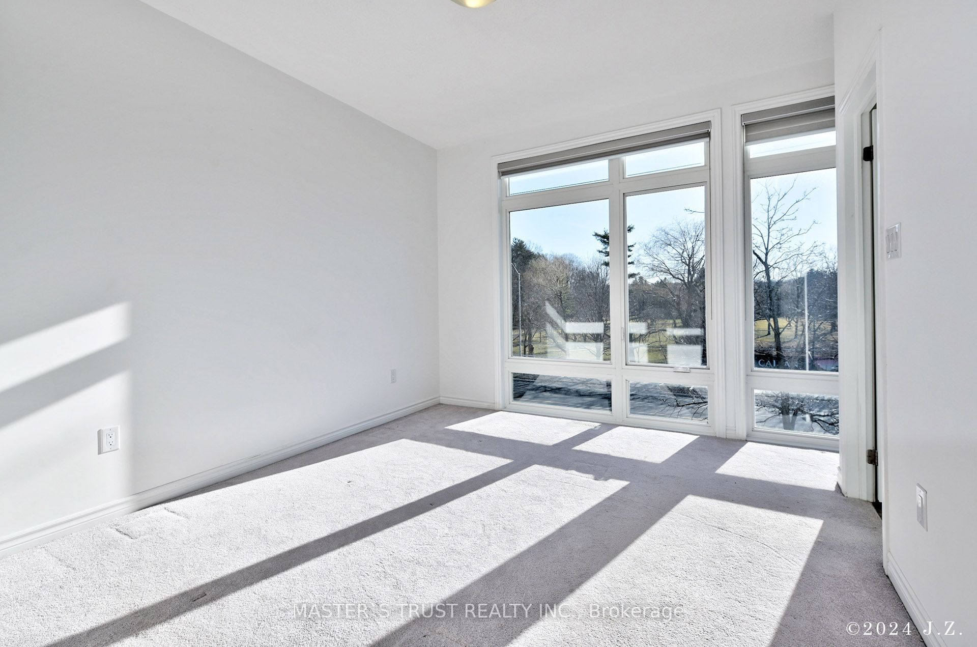 2501 Littlefield Cres Property Photo 25