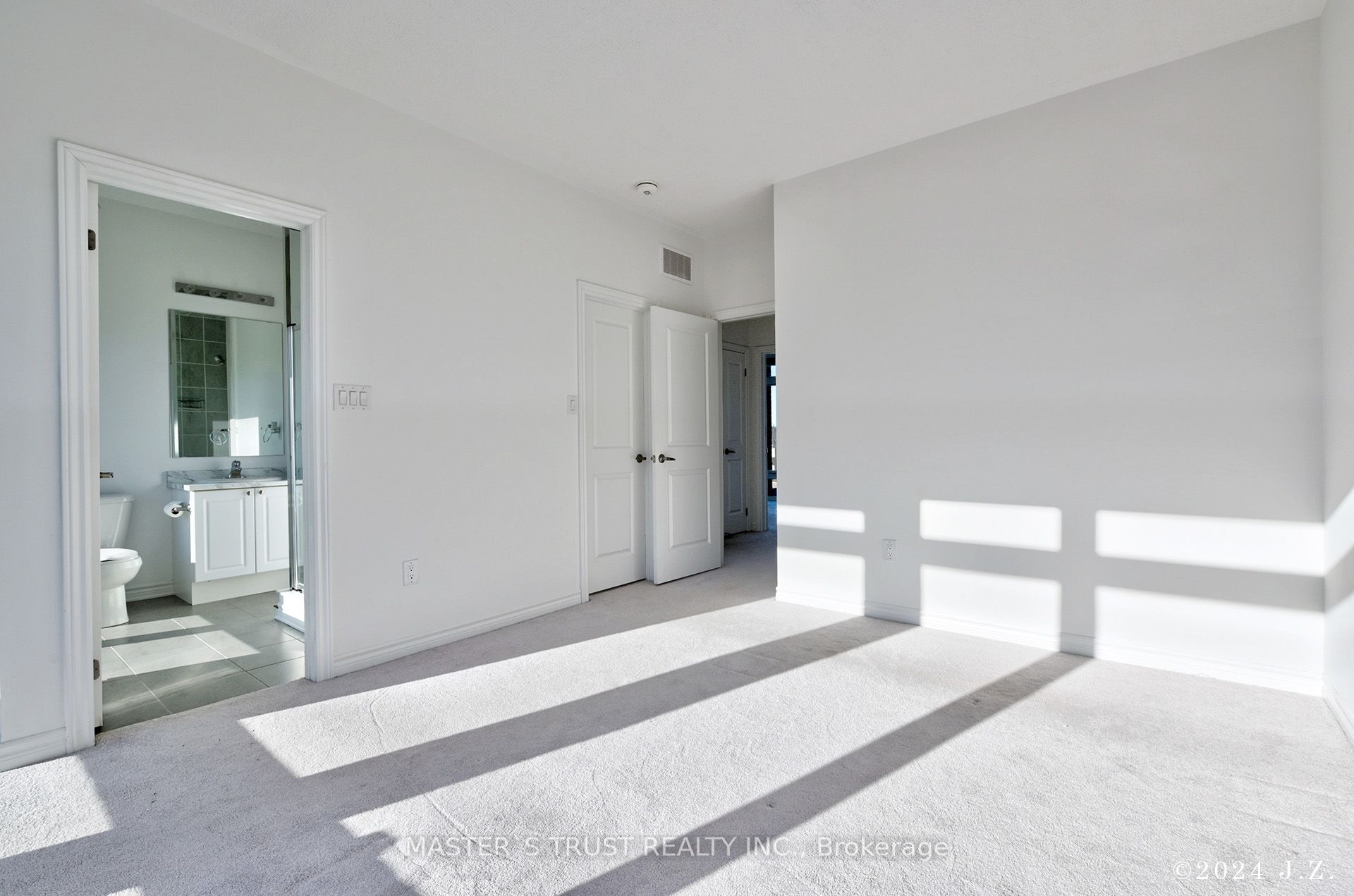 2501 Littlefield Cres Property Photo 27