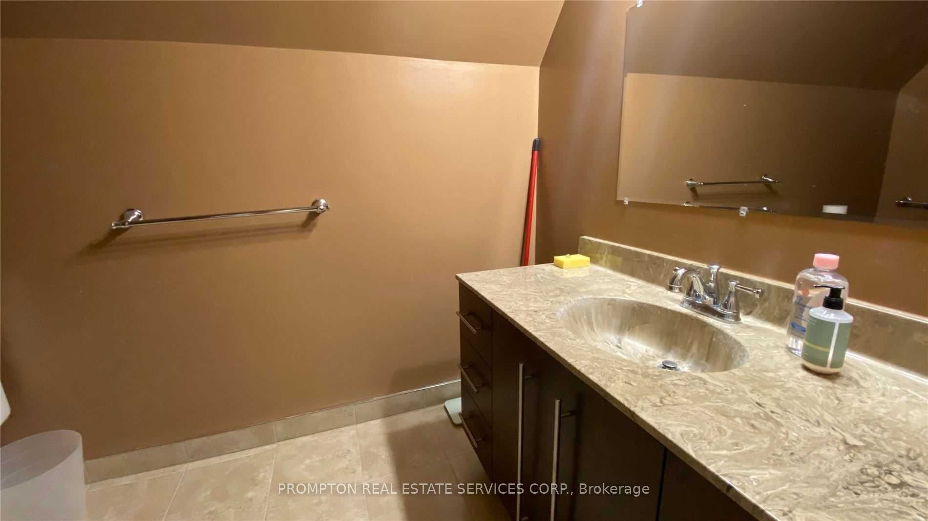 1761 The Loft Property Photo 15