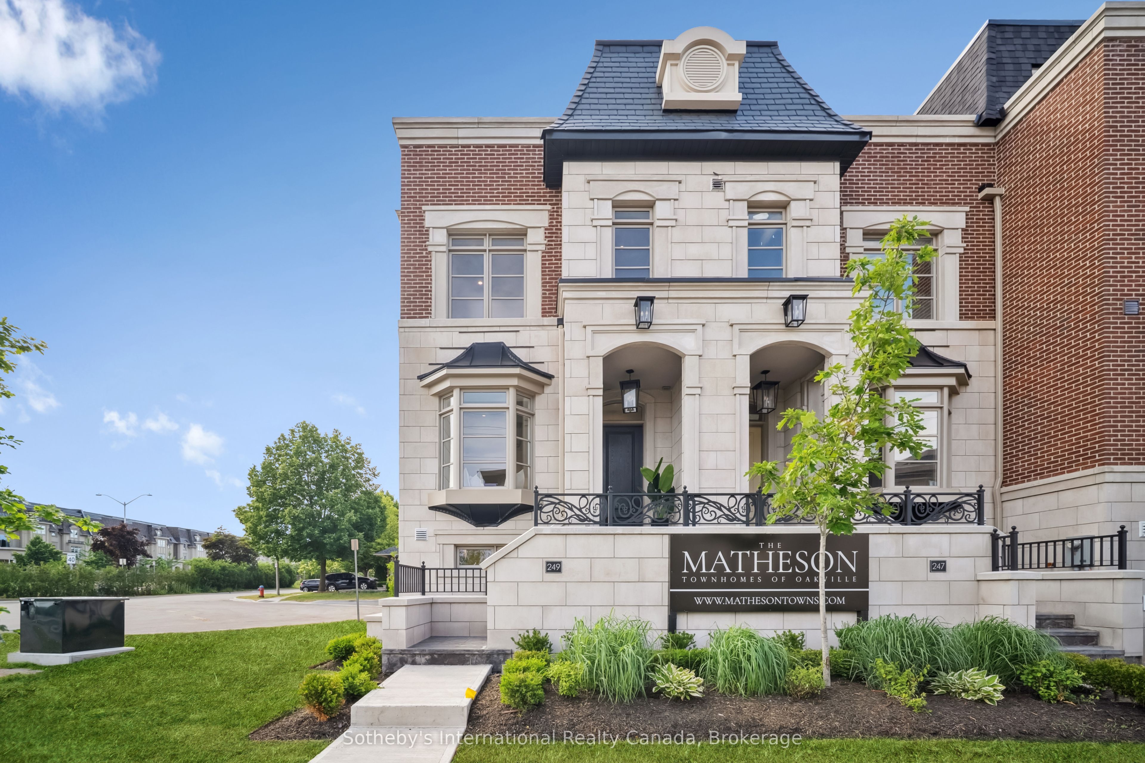 249 Rebecca Street Property Photo 4