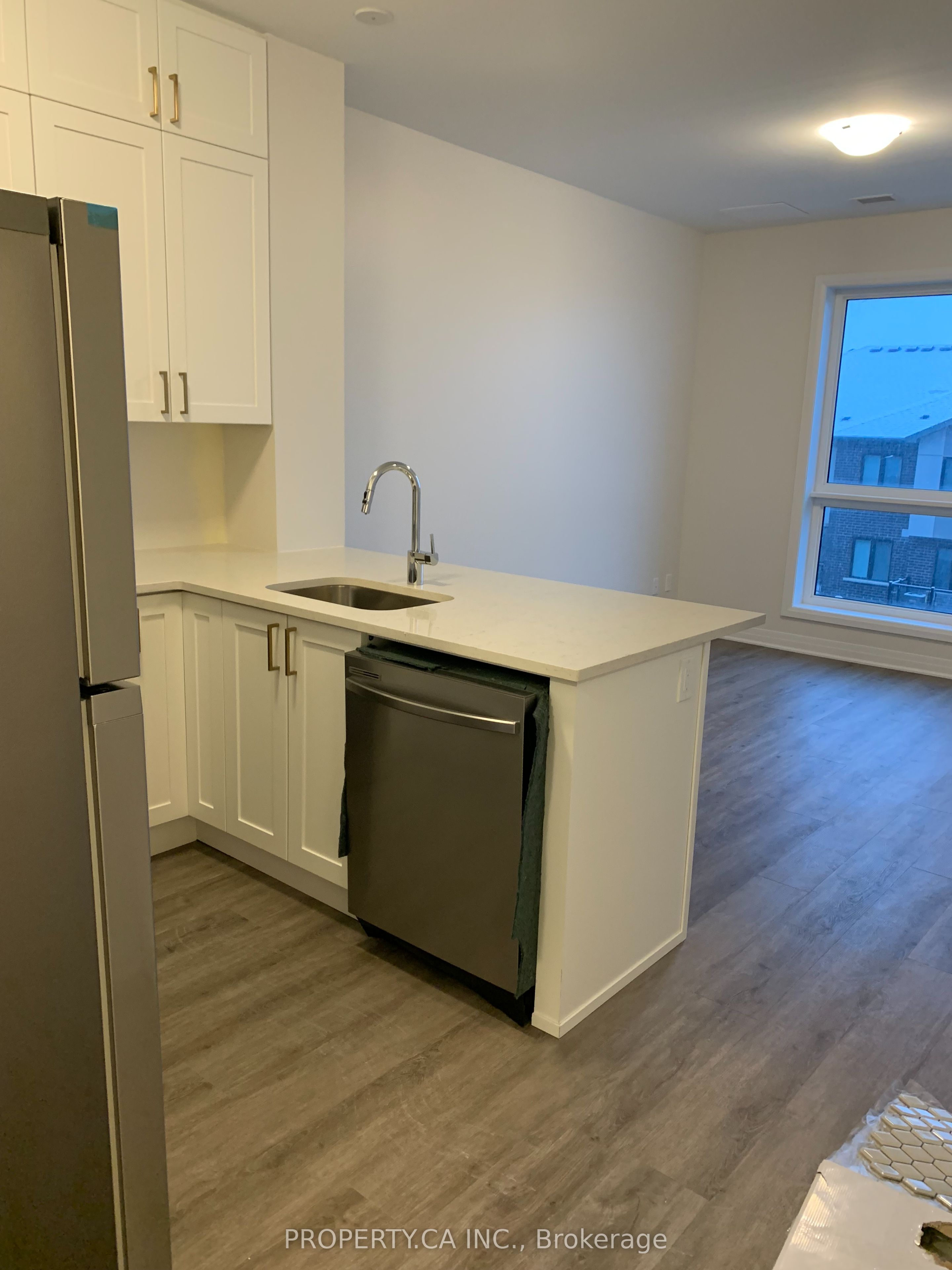 #529 - 128 Grovewood Common Property Photo 1