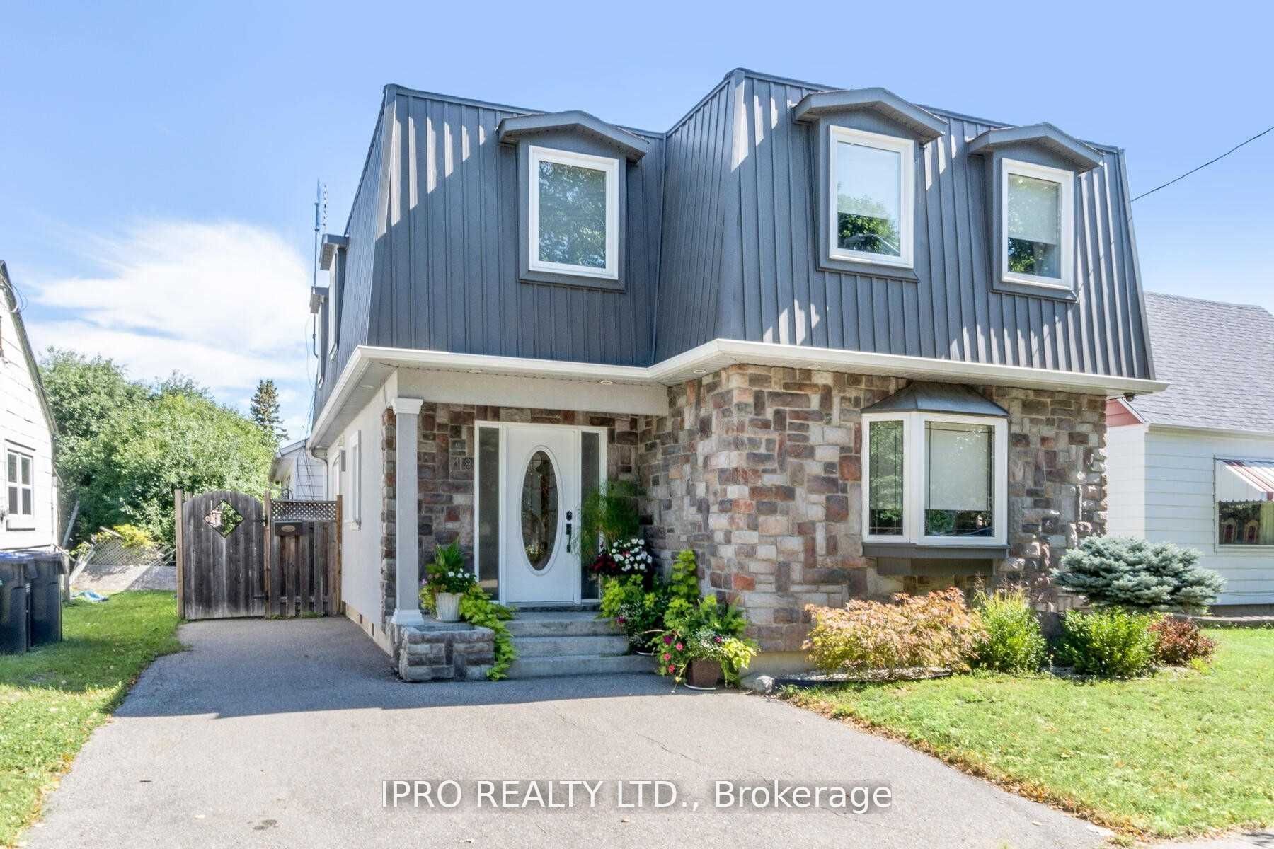 18 Sunset Boulevard Property Photo 1