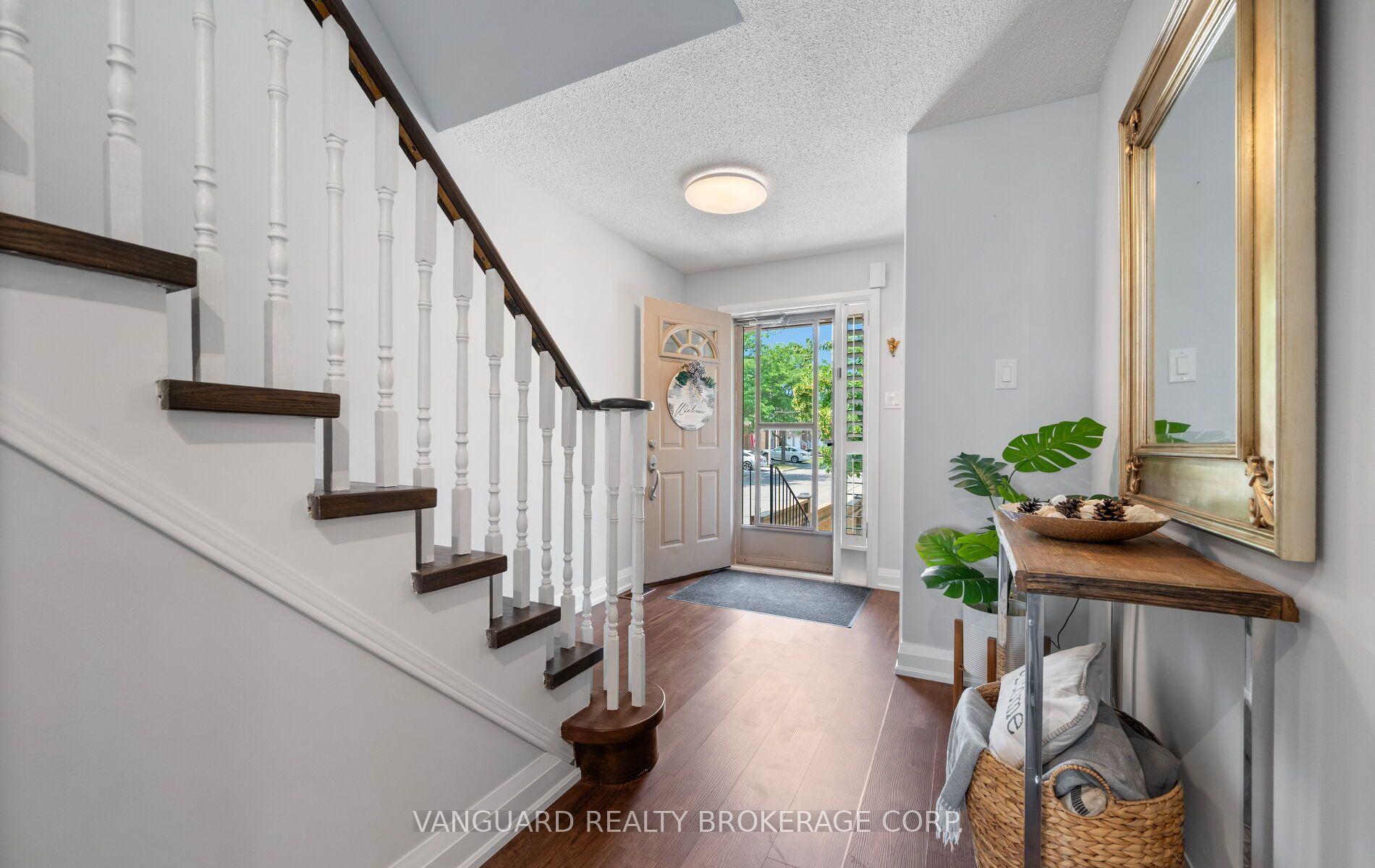 200 Cresthaven Road 110 Property Photo 5