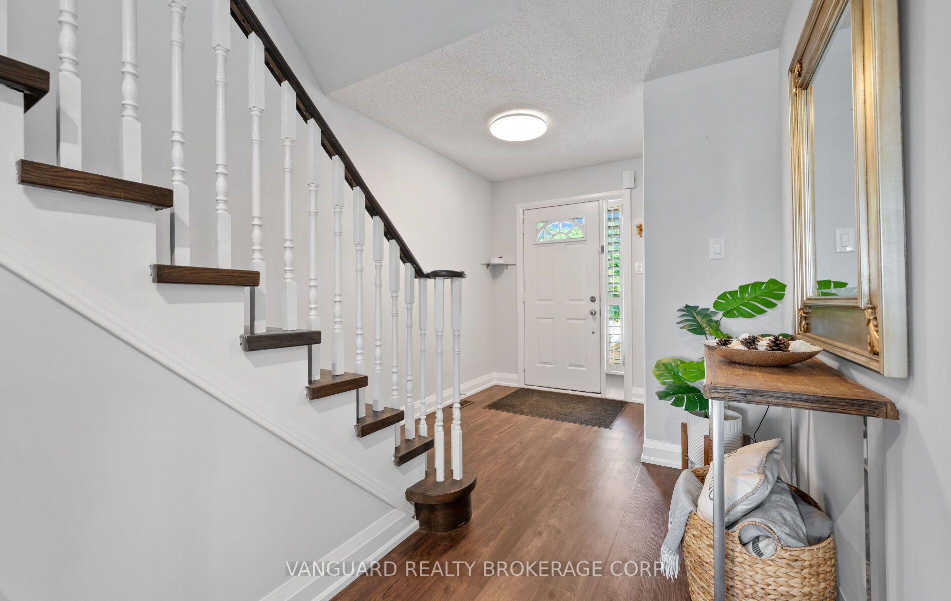 200 Cresthaven Road 110 Property Photo 9