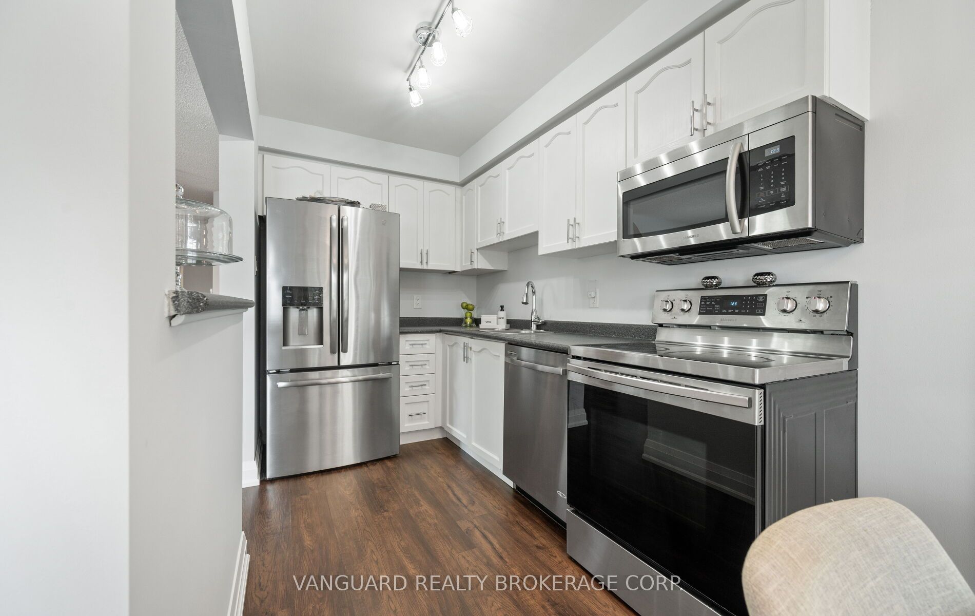 200 Cresthaven Road 110 Property Photo 18