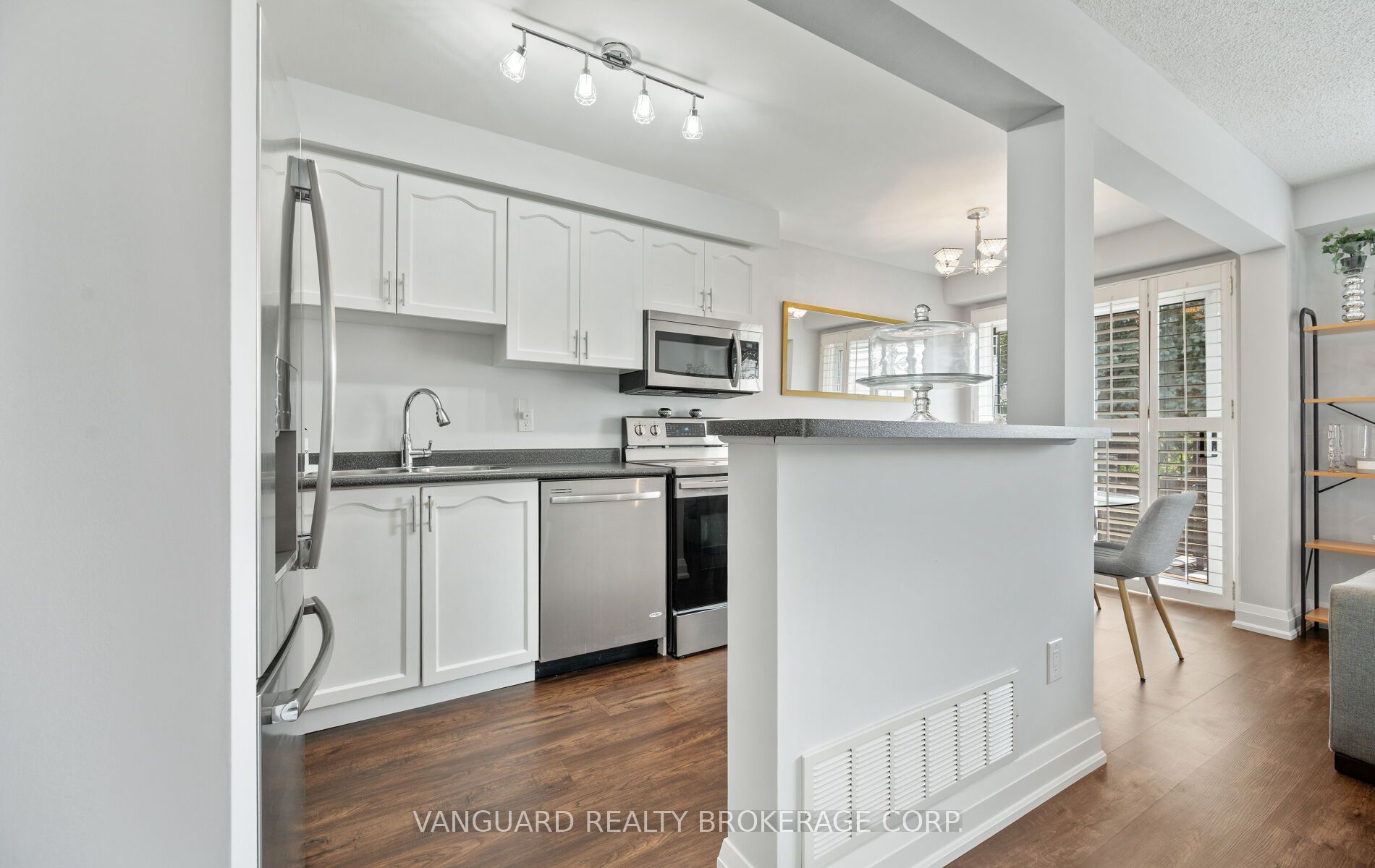 200 Cresthaven Road 110 Property Photo 21