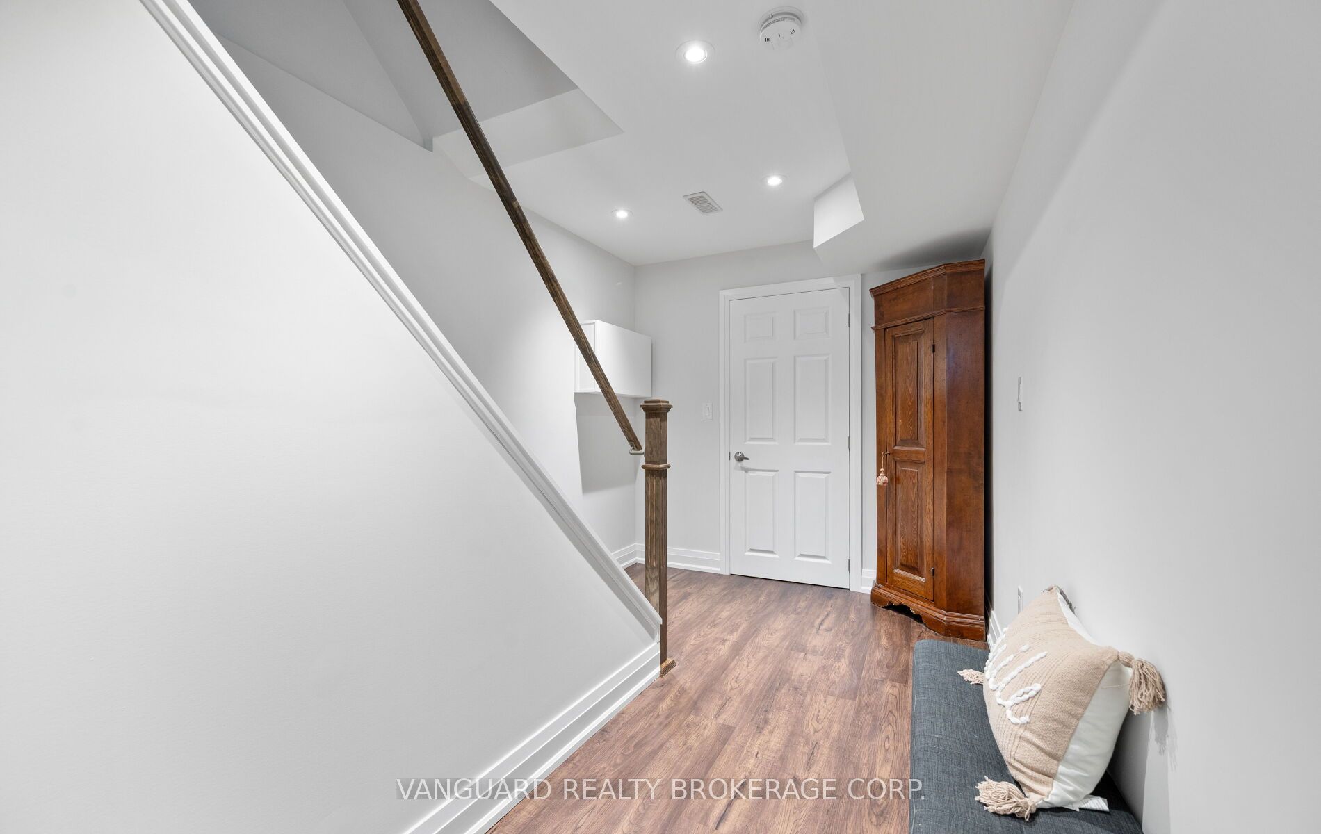 200 Cresthaven Road 110 Property Photo 36