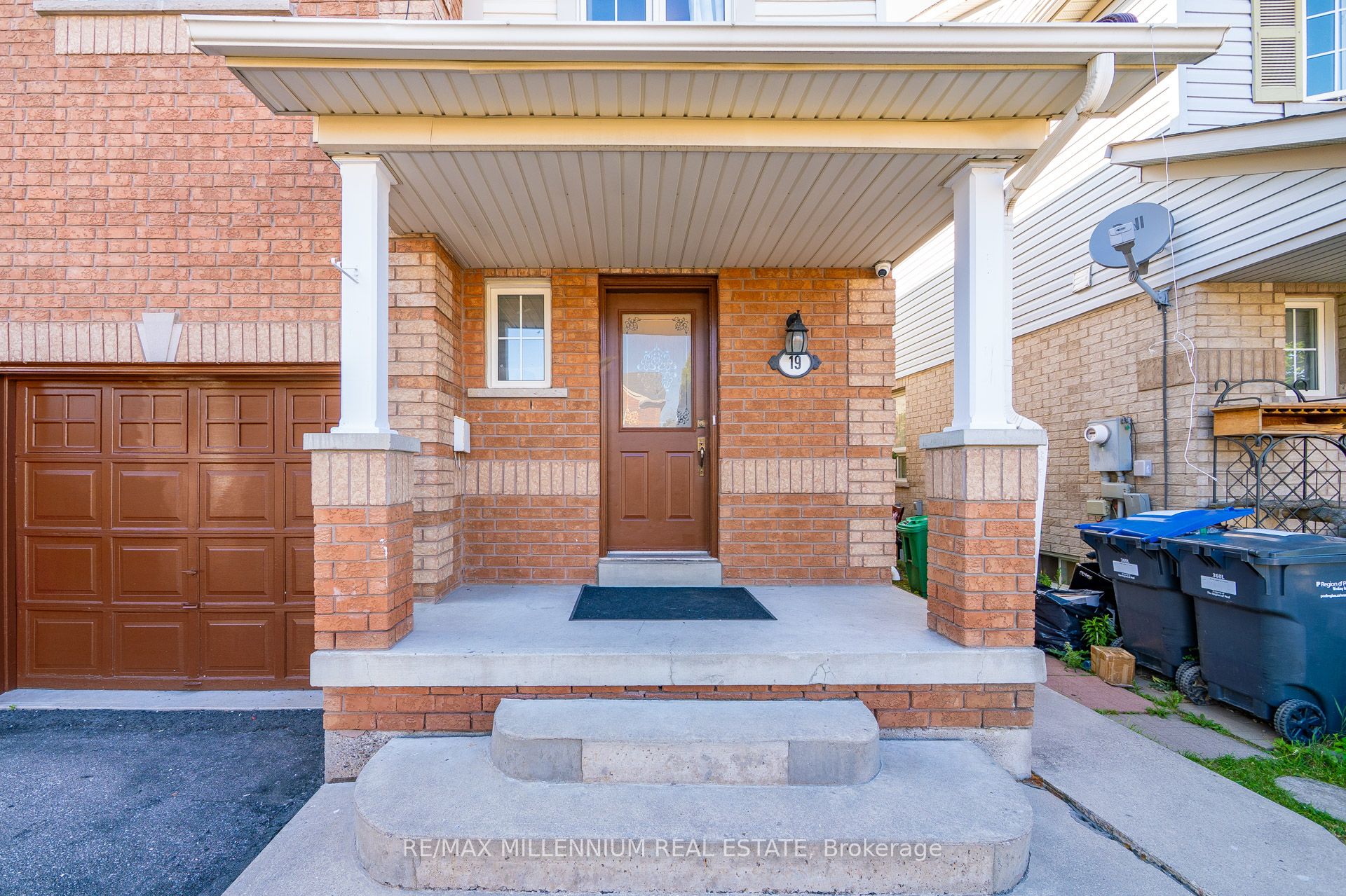 19 Earl Grey Crescent Property Photo 6