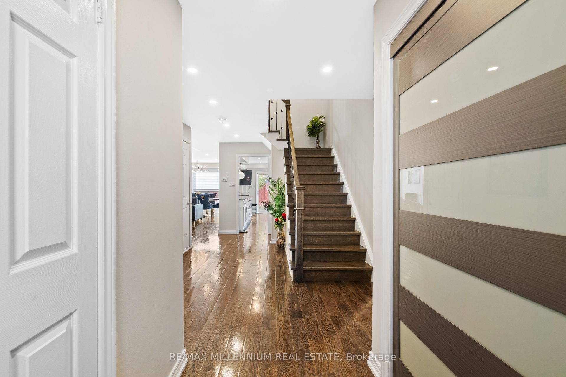 19 Earl Grey Crescent Property Photo 7