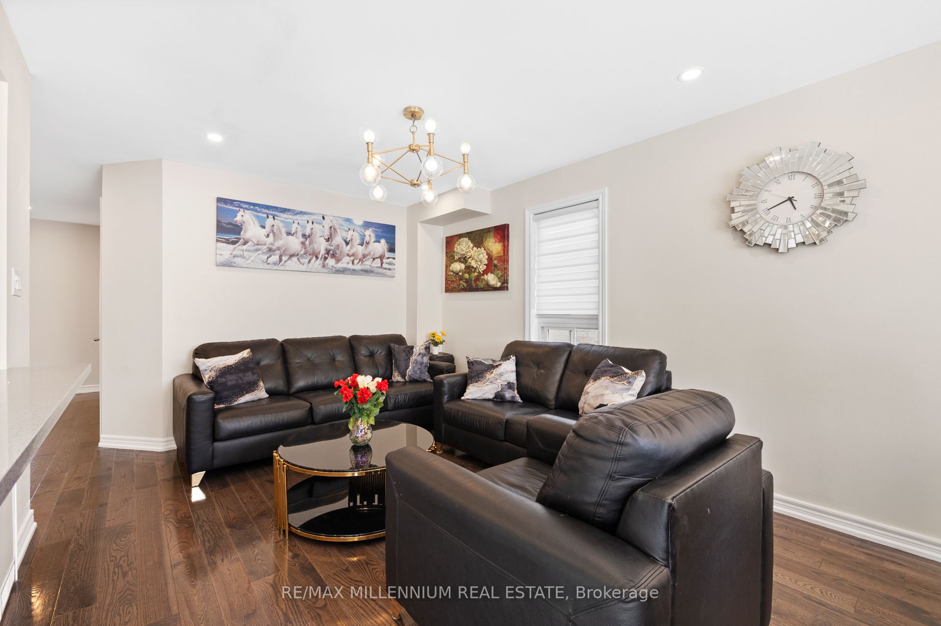19 Earl Grey Crescent Property Photo 13