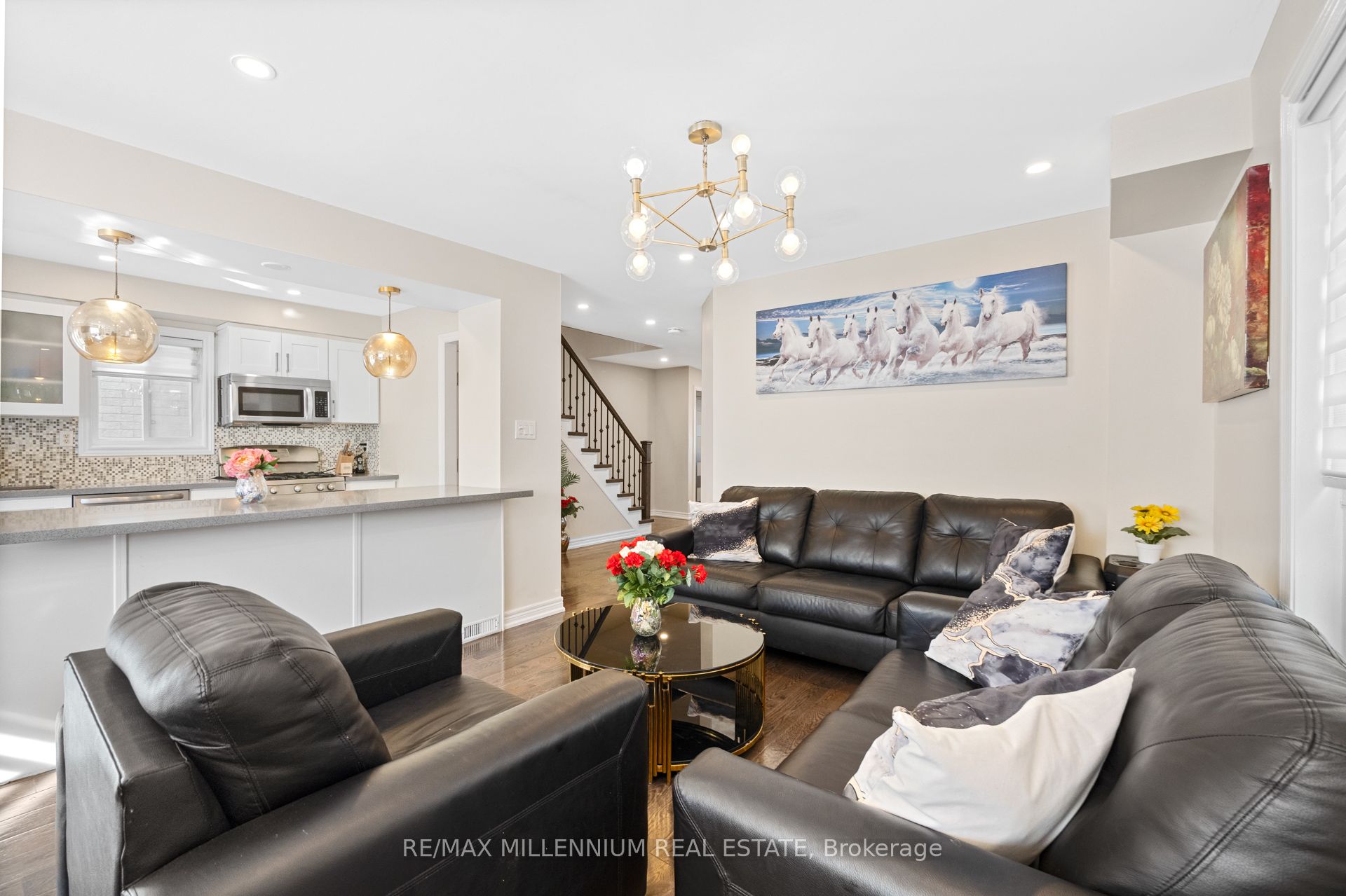 19 Earl Grey Crescent Property Photo 14