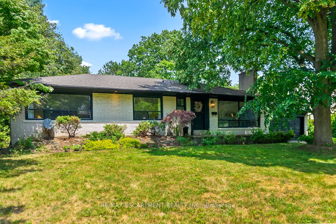 237 Albion Avenue Property Photo 1