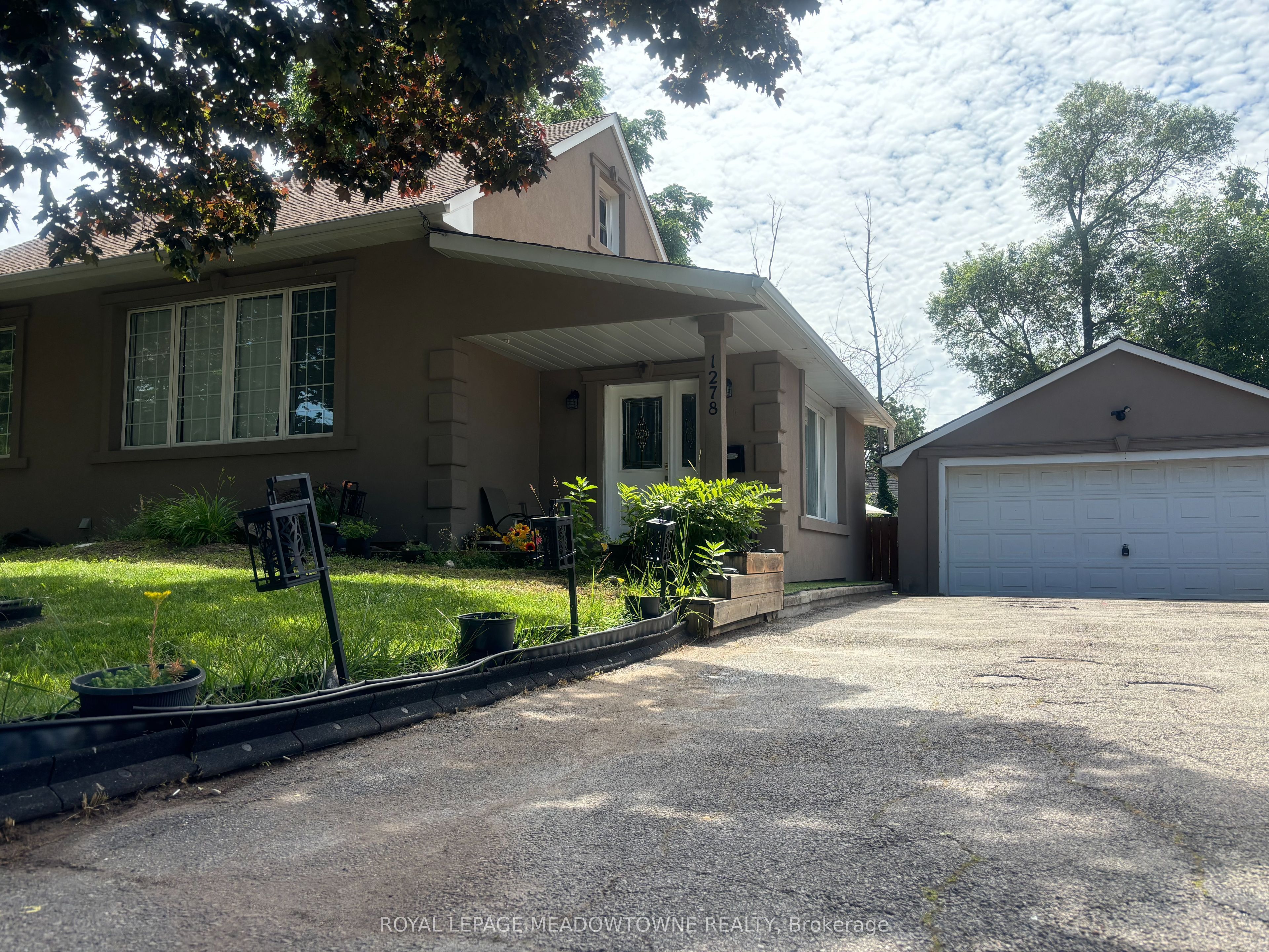 1278 Leighland Road Upper Property Photo 2