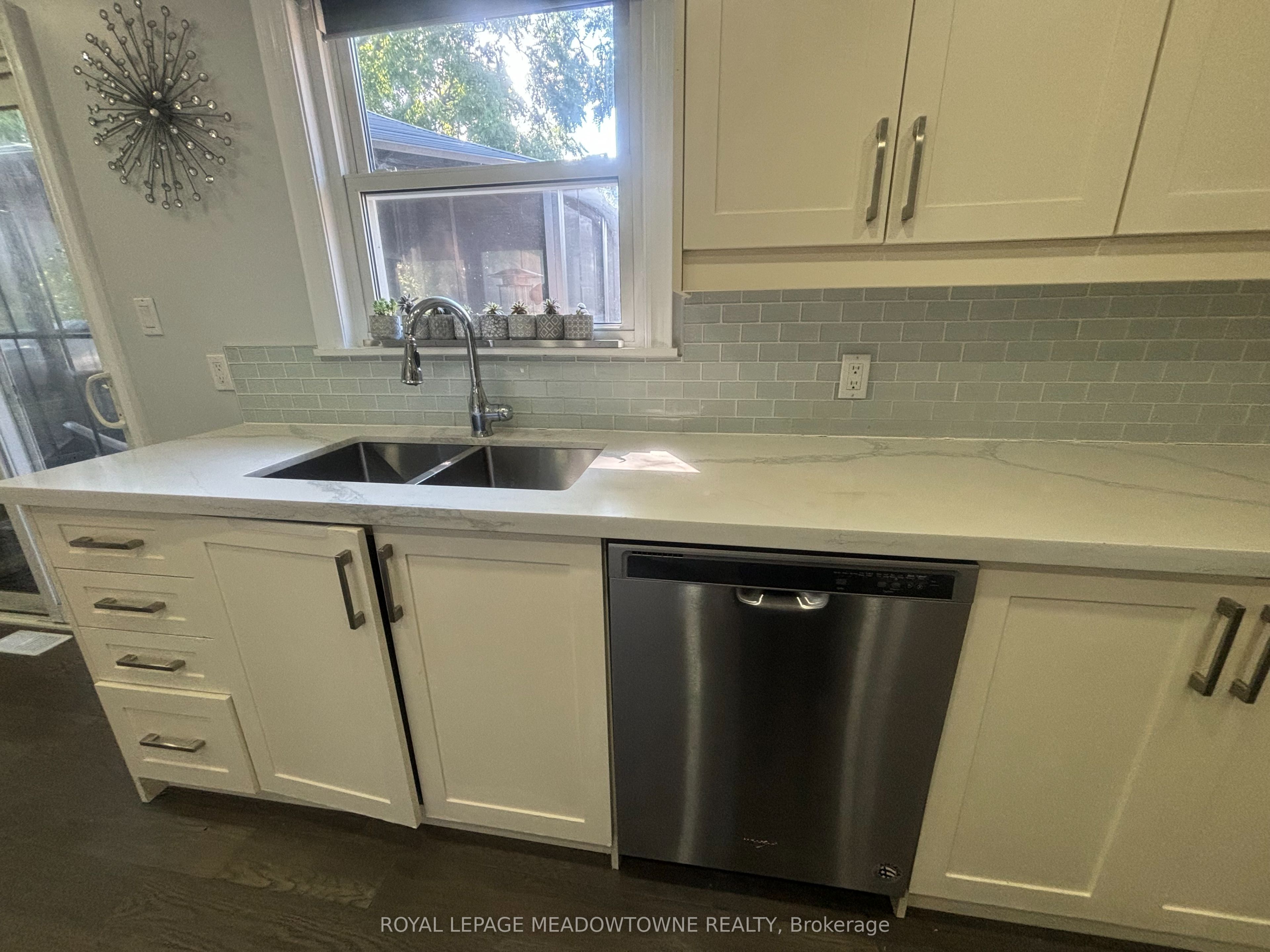1278 Leighland Road Upper Property Photo 4