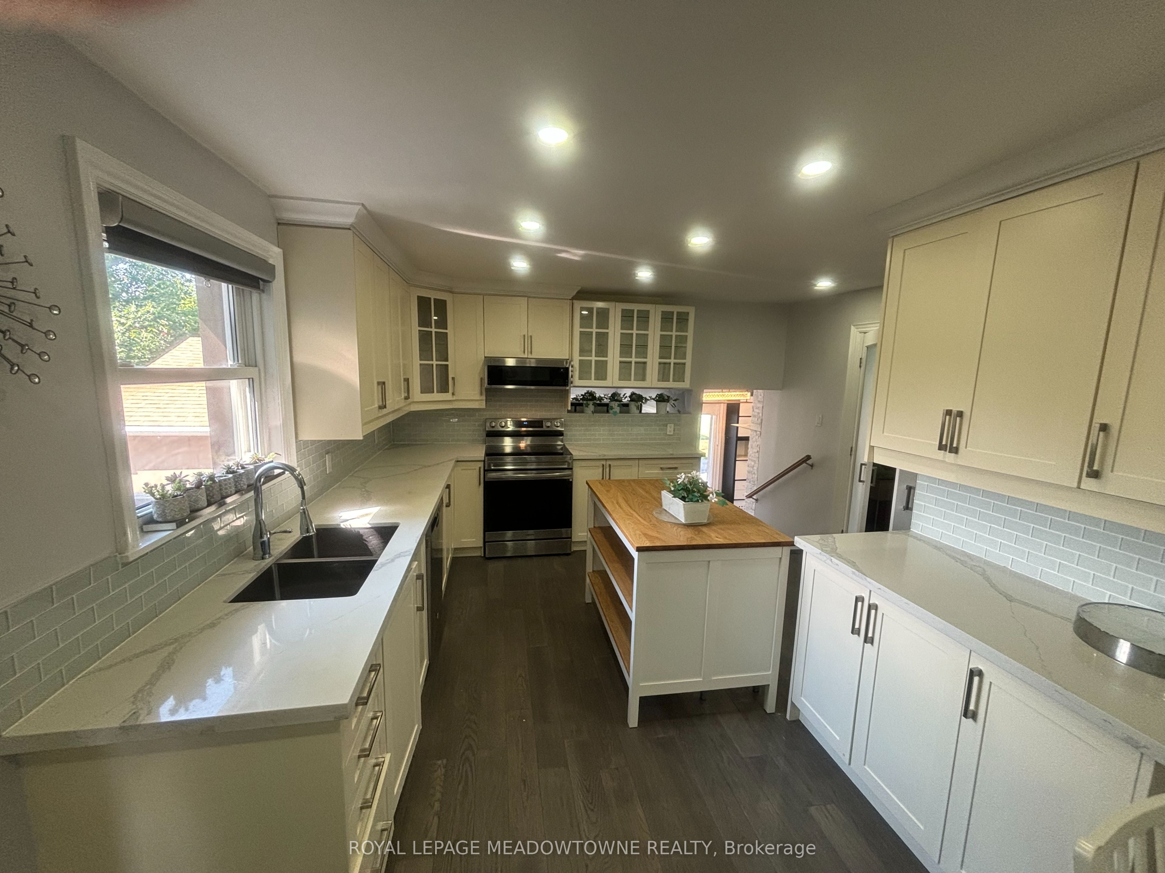 1278 Leighland Road Upper Property Photo 6