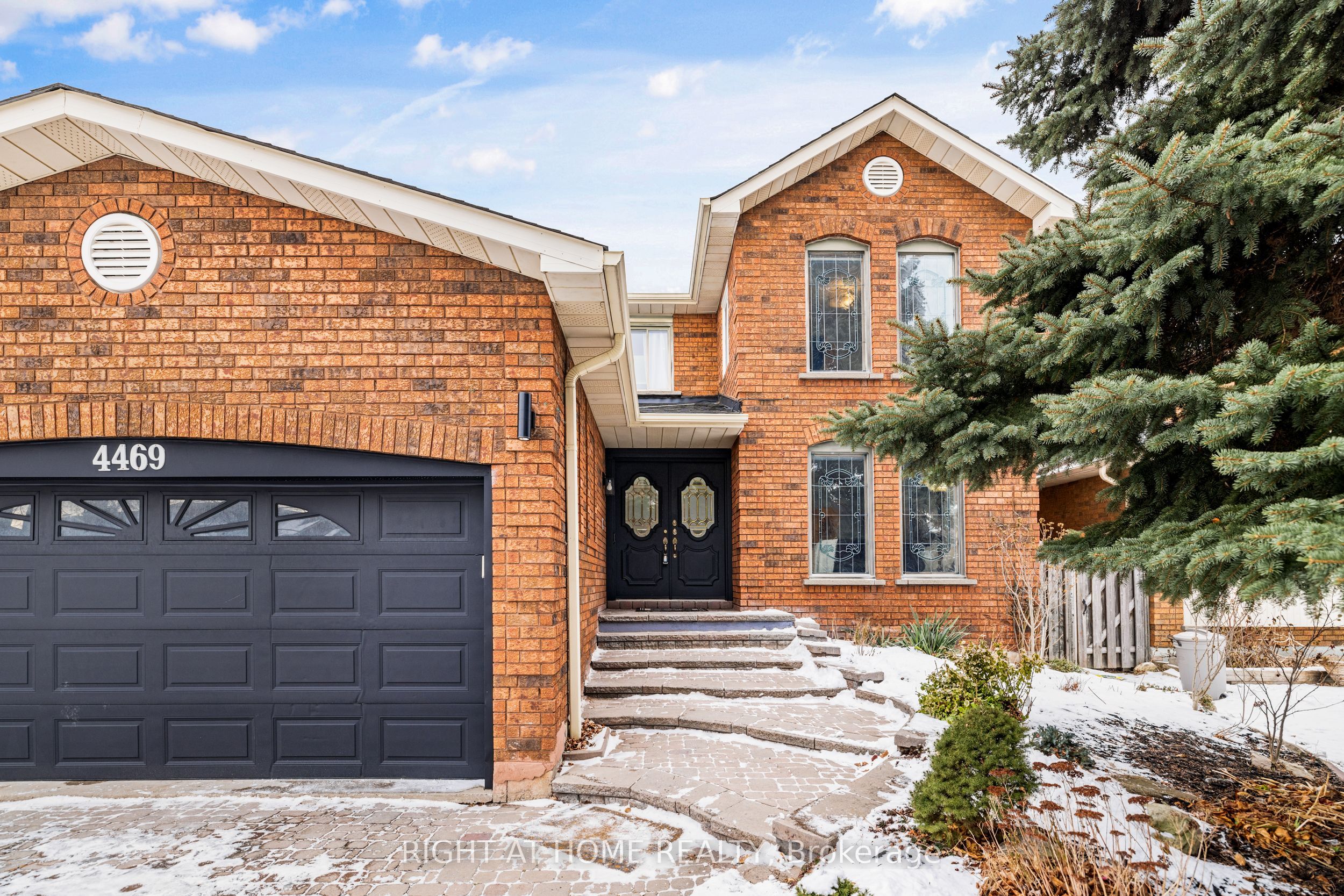 4469 Idlewilde Crescent Property Photo