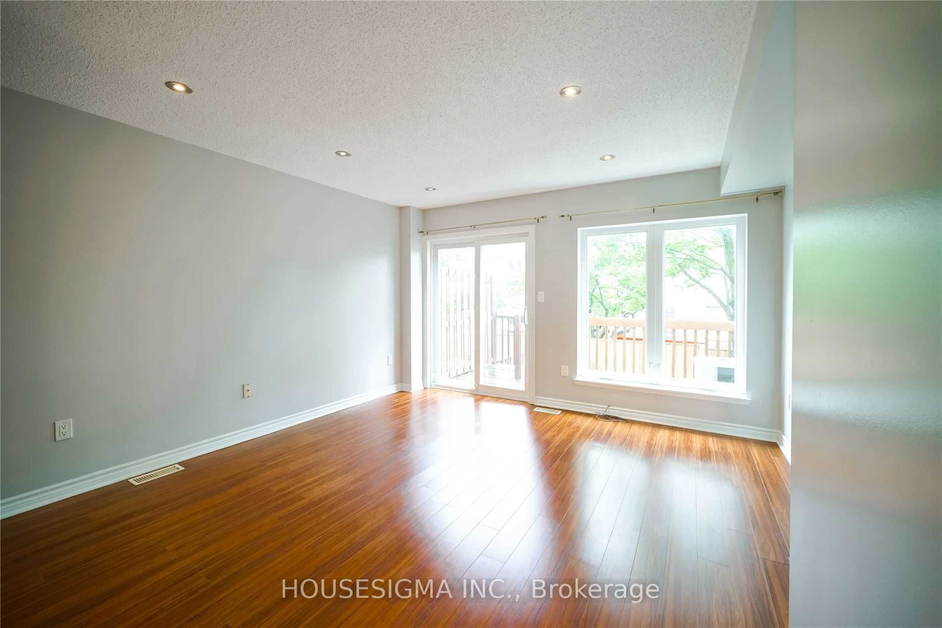 80 Strathaven Drive 21 Property Photo 3