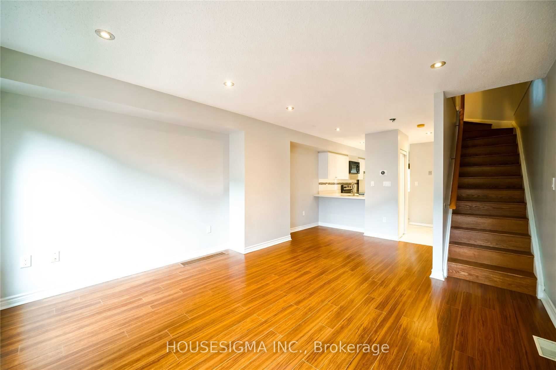80 Strathaven Drive 21 Property Photo 5