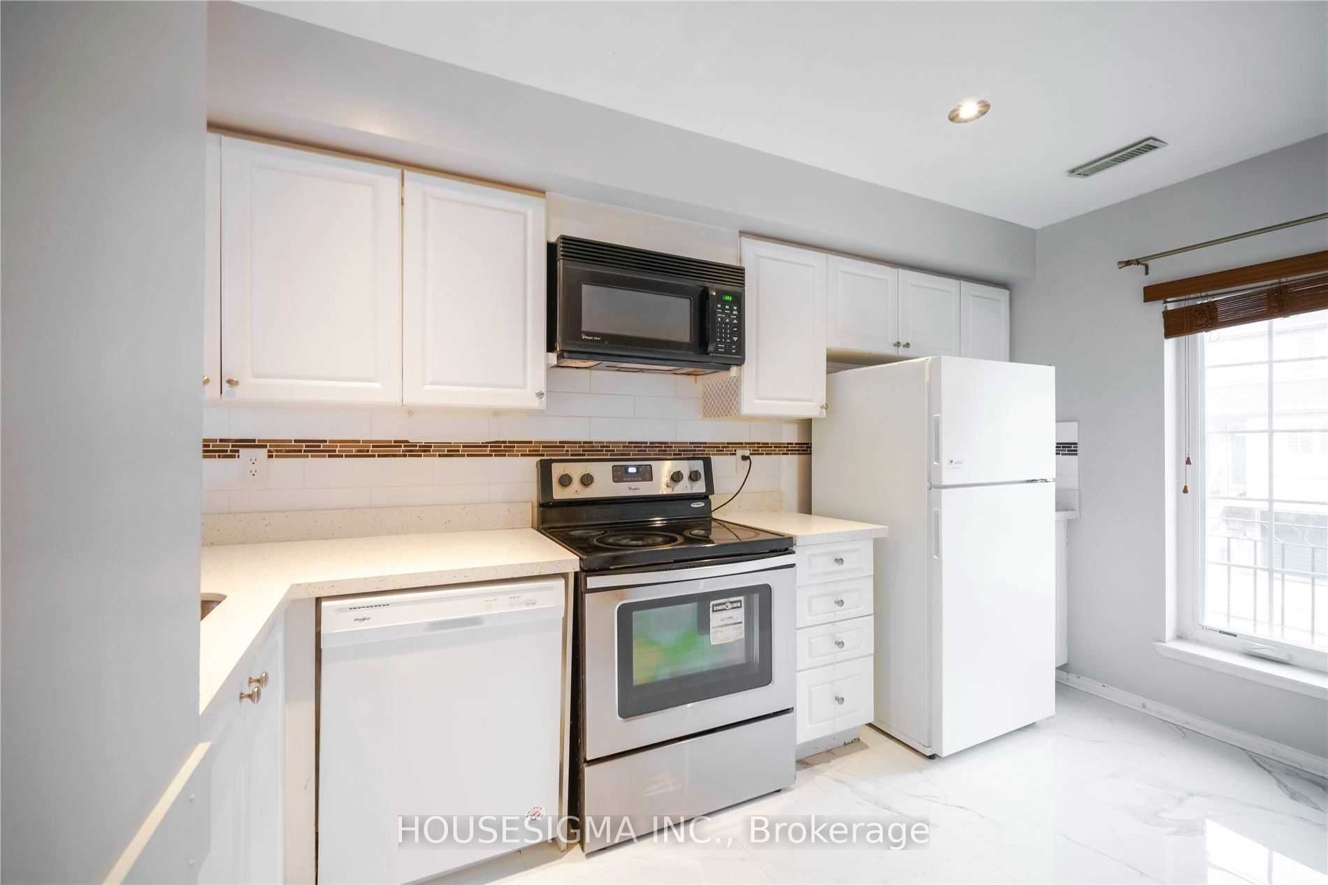 80 Strathaven Drive 21 Property Photo 6