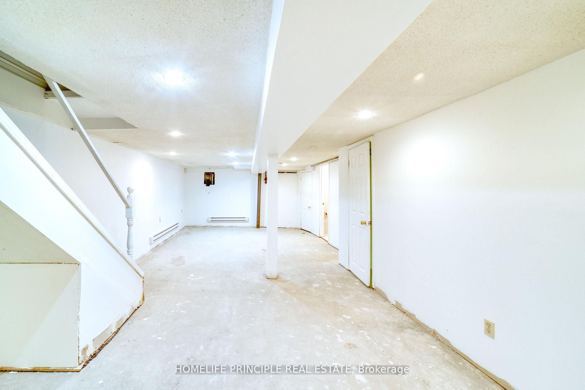 983 Dupont Street Property Photo 10